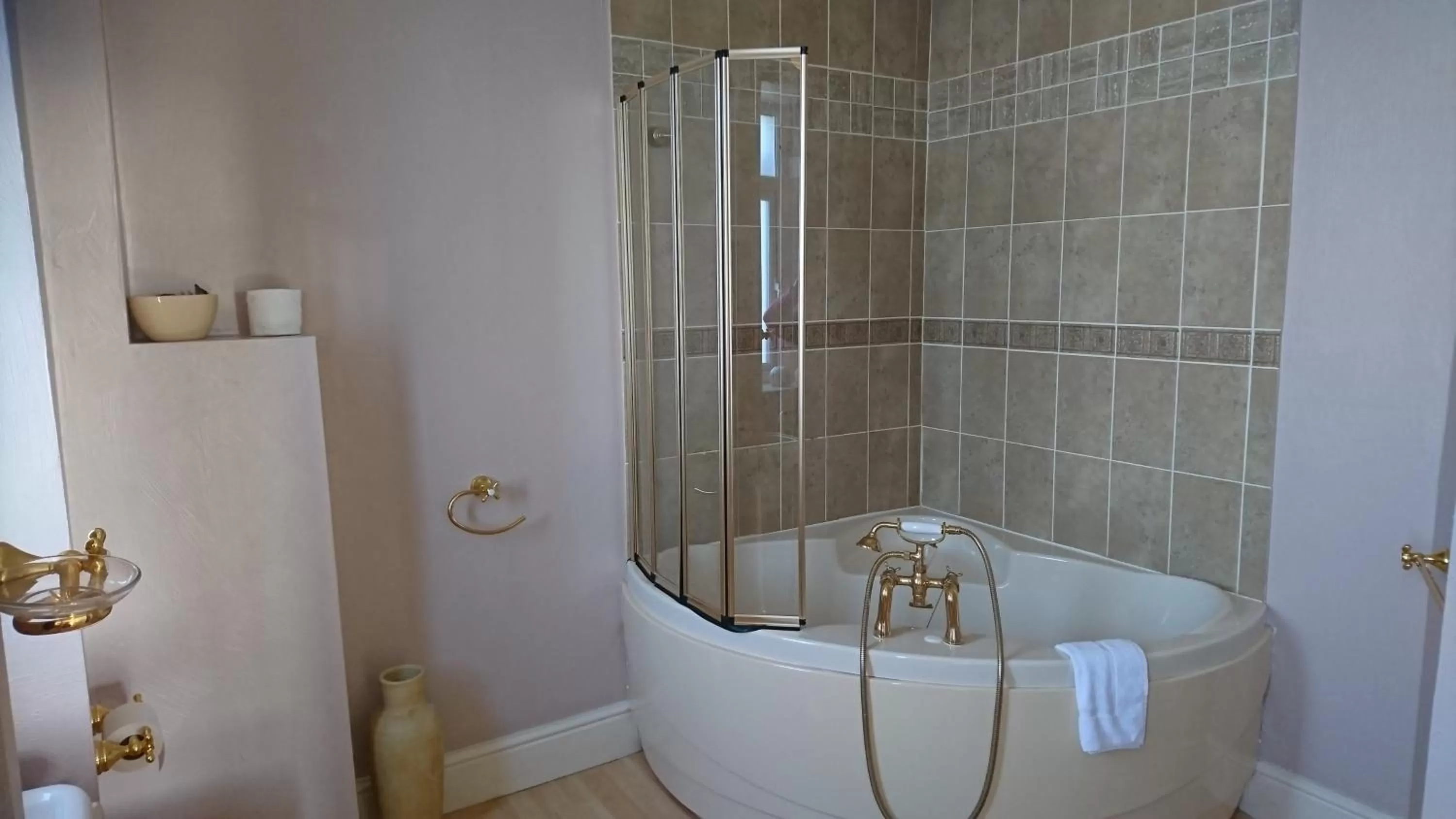 Superior King Room - single occupancy in Cadwgan House