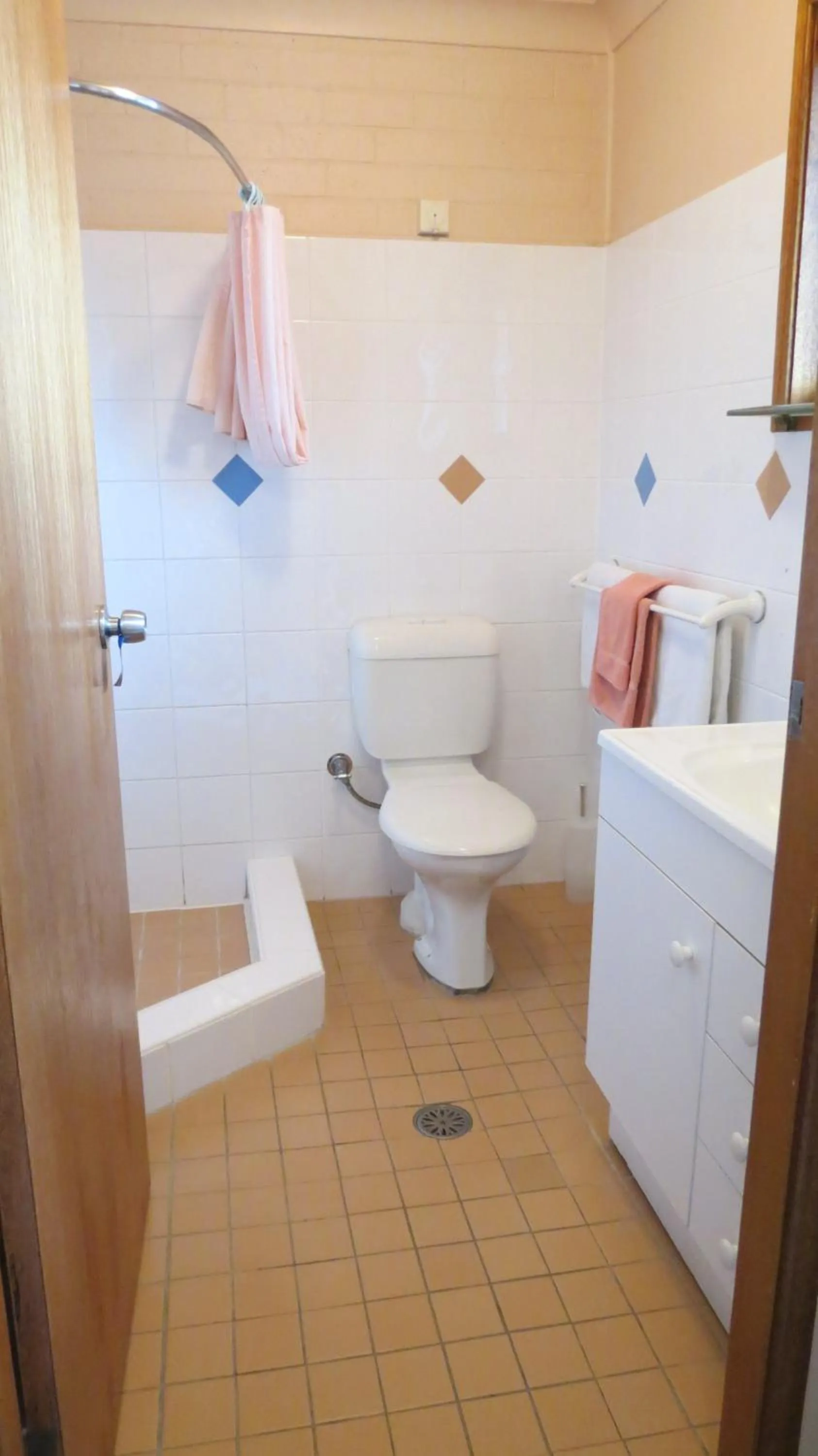 Queen Room in Bridge View Motel