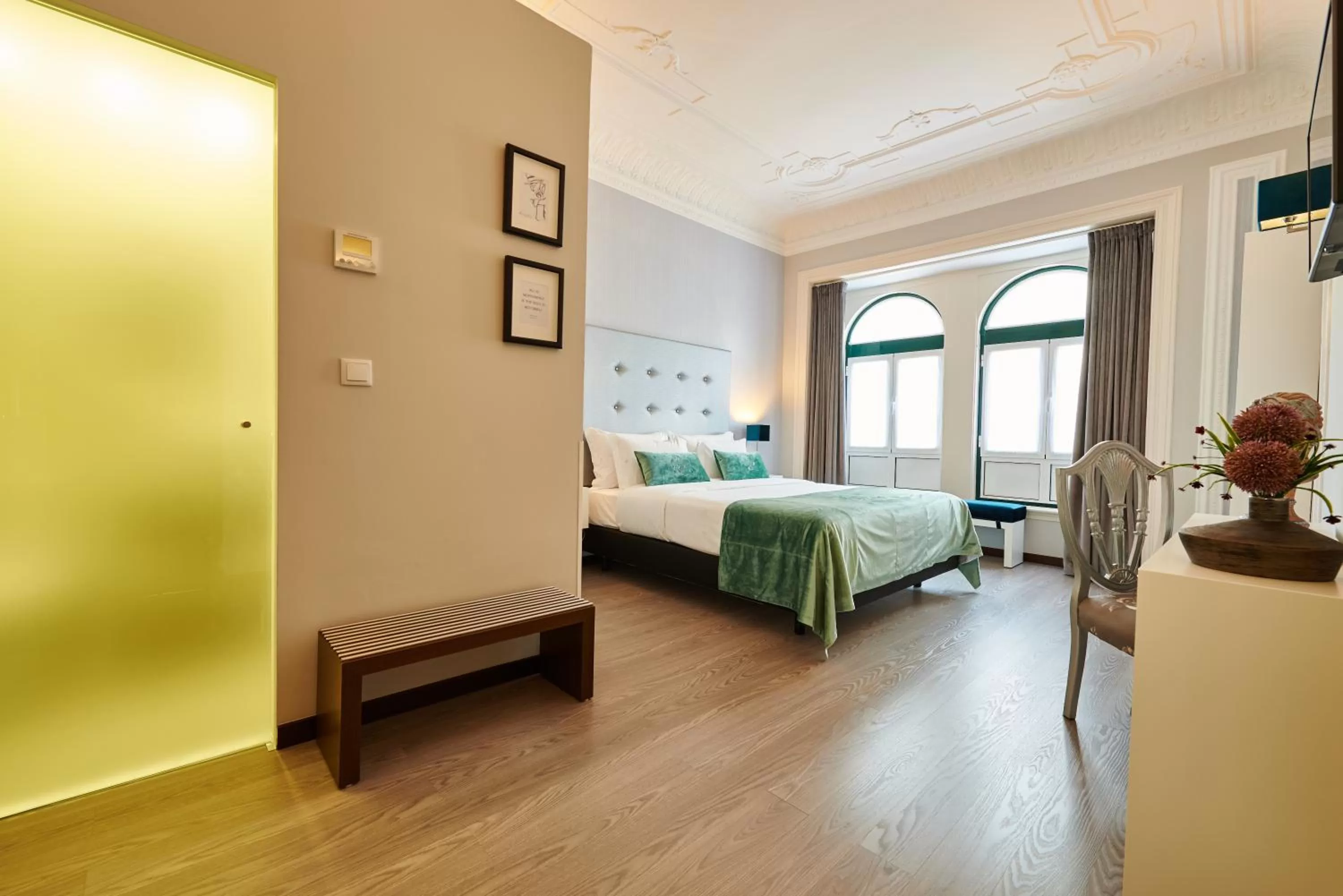 Deluxe Double Room in Silk Lisbon