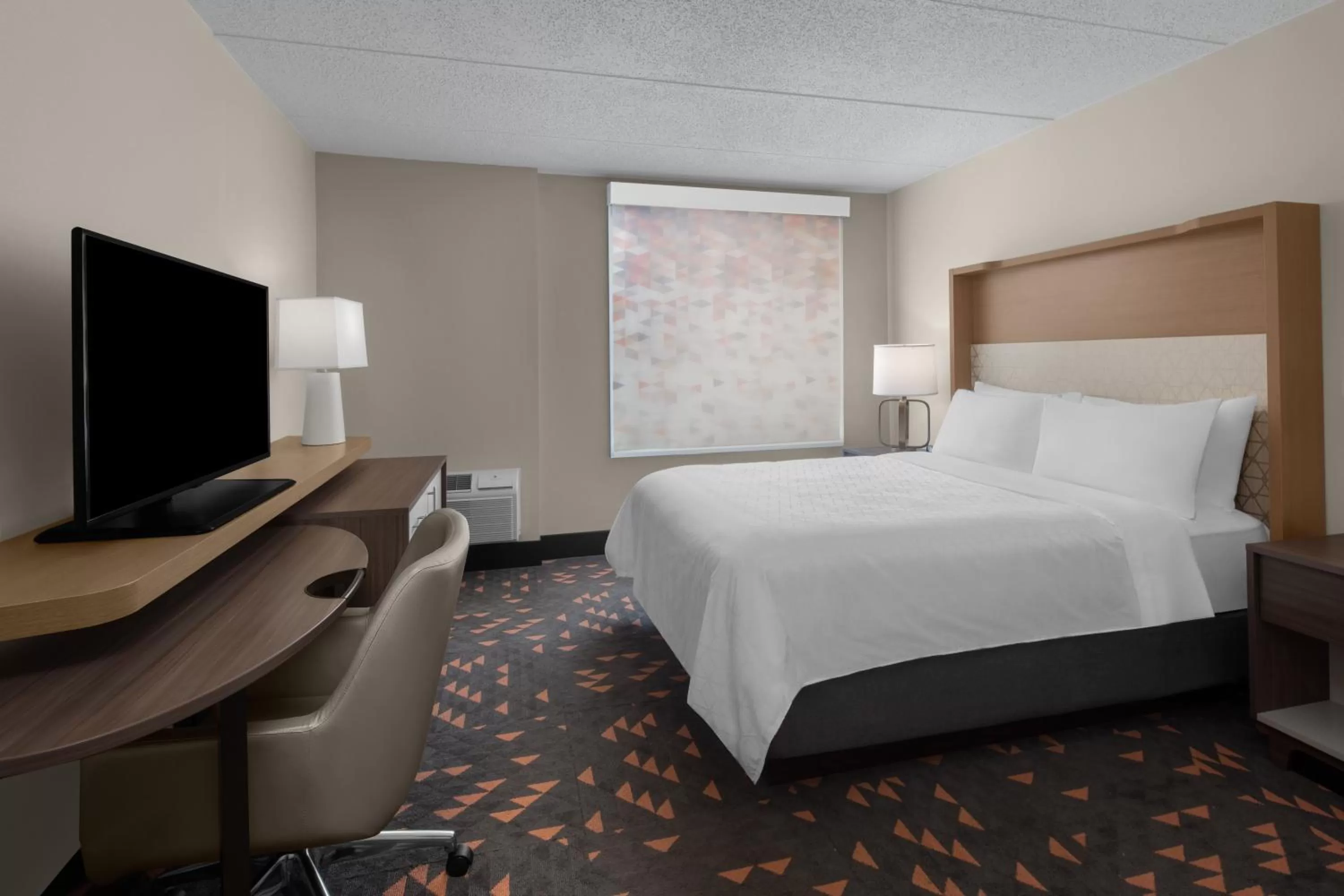 Queen Room - Communication Accessible in Holiday Inn Hasbrouck Heights-Meadowlands by IHG