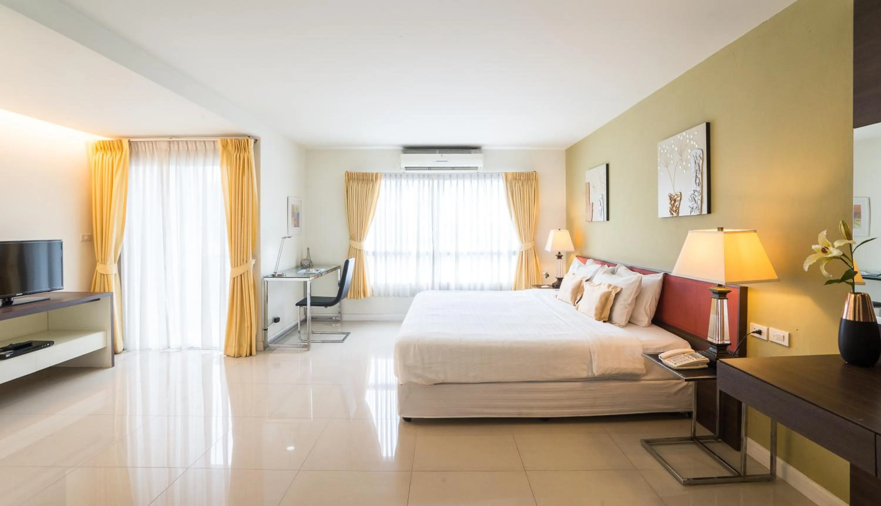 Deluxe Double or Twin Room in Beyond Suite Hotel (SHA Plus)