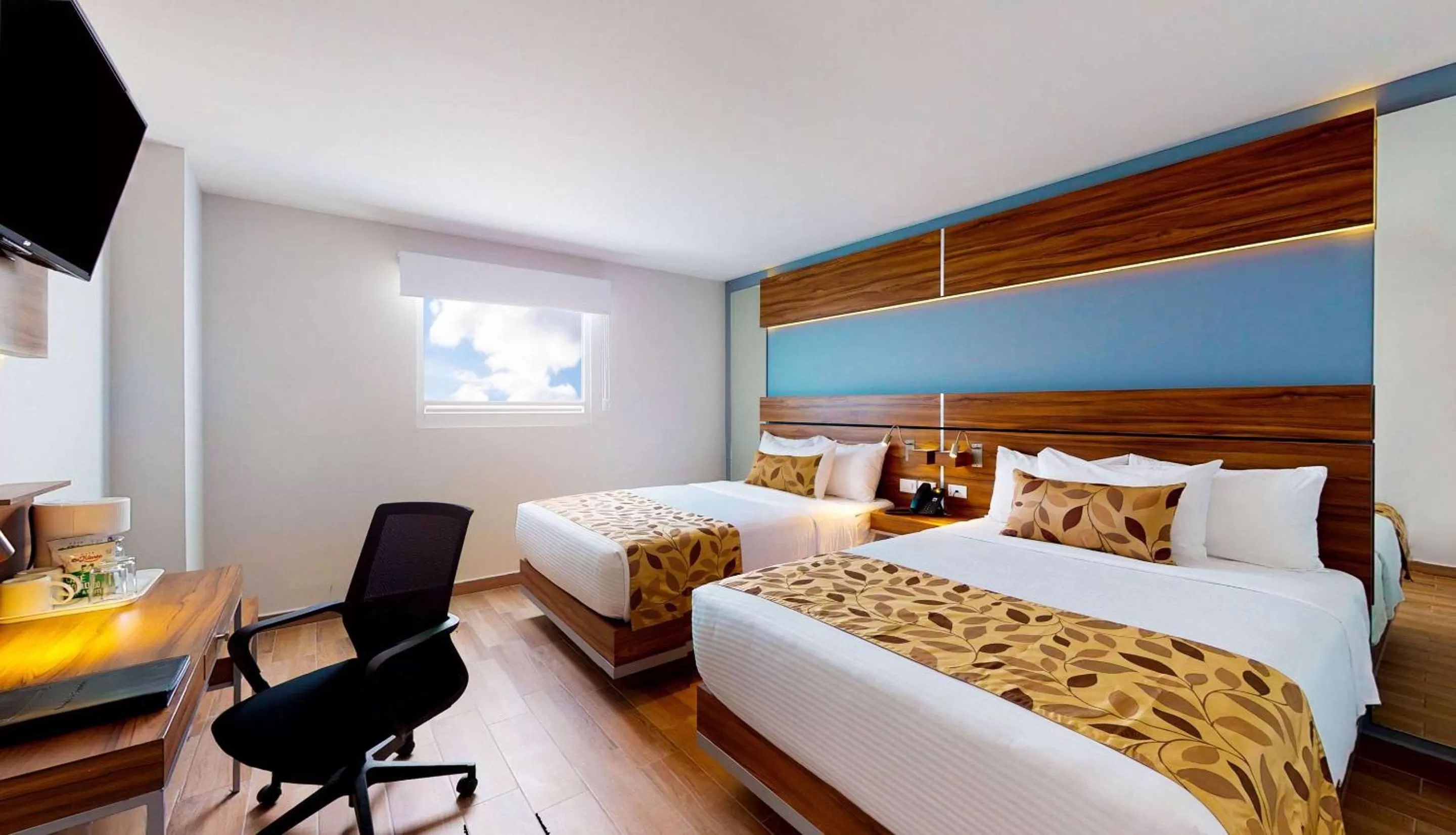 Double Room with Two Double Beds - Non-Smoking in Sleep Inn Queretaro
