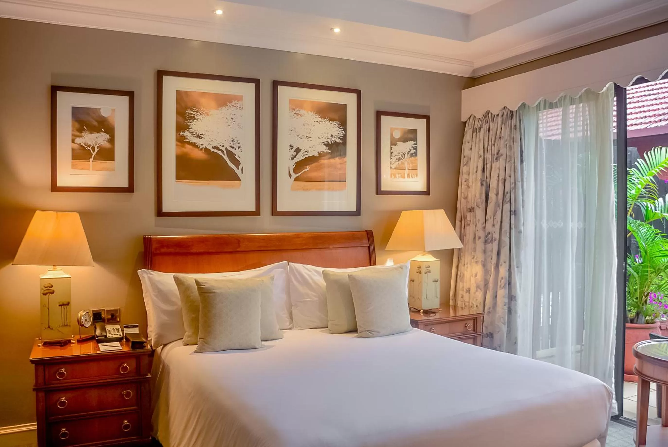 Deluxe Courtyard Twin Room in Fairmont The Norfolk