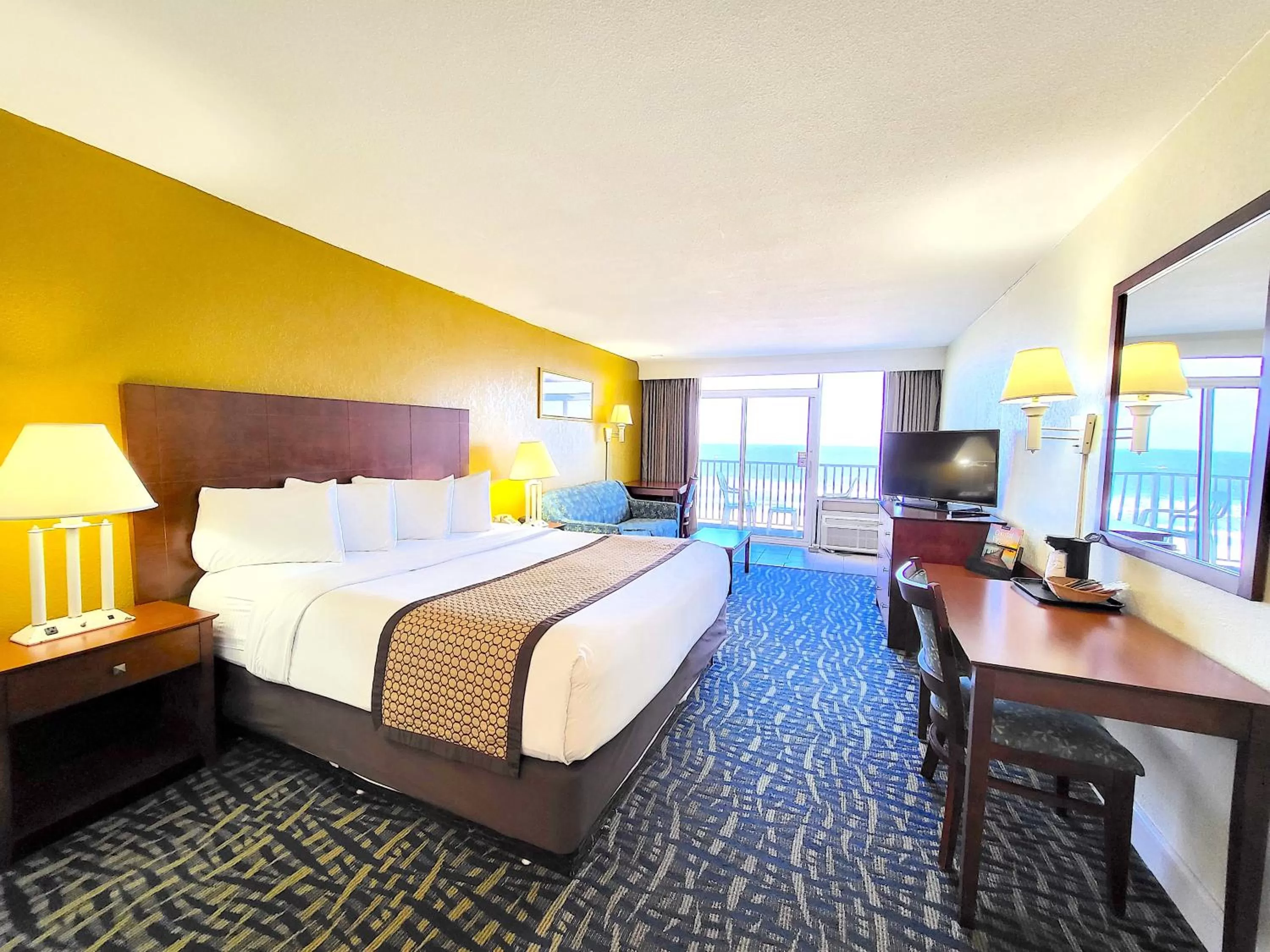 King Room - Disability Access/Non-Smoking - Oceanfront - Balcony in Ocean Resort