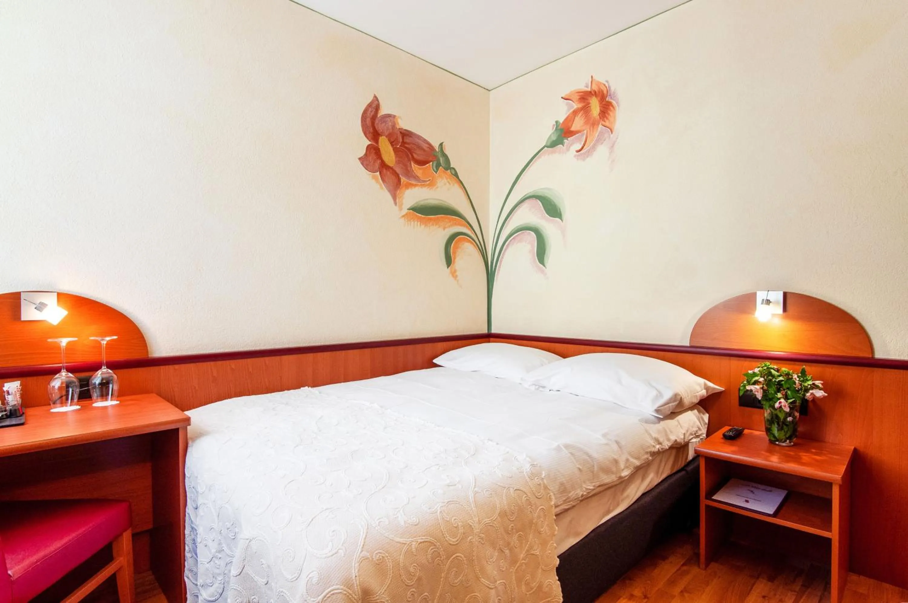 Economy Single Room with Shared Bathroom - single occupancy in Tailormade Hotel AL GIARDINETTO Biasca