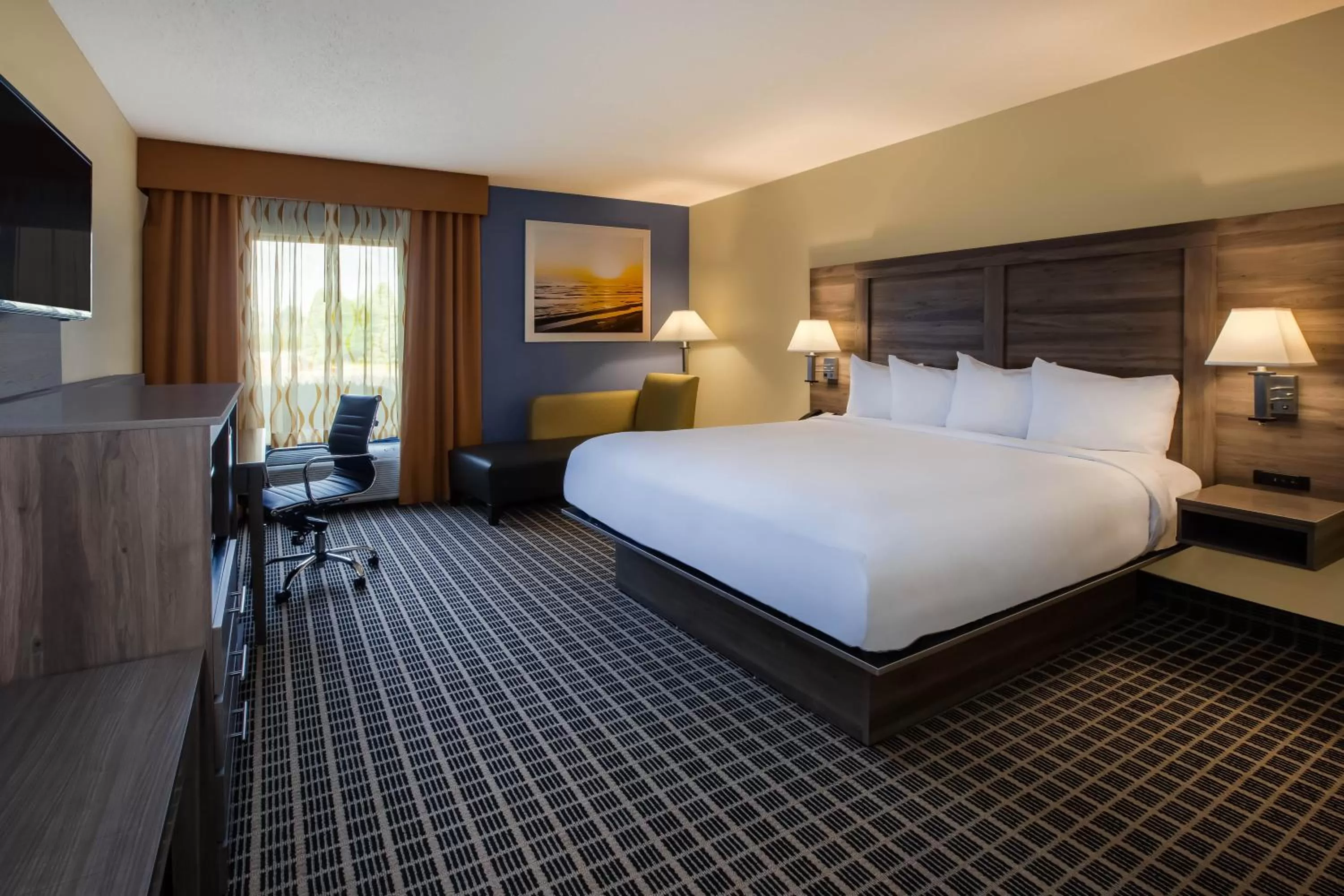 Deluxe King Room - Non-Smoking in Days Inn by Wyndham Cadillac