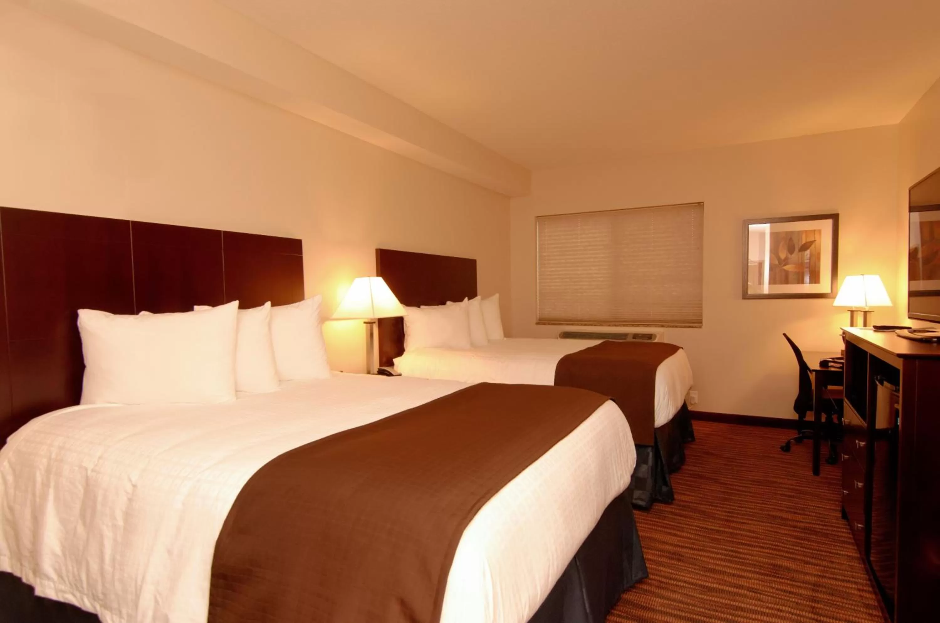 Quadruple Room in Cobblestone Inn & Suites Fort Madison