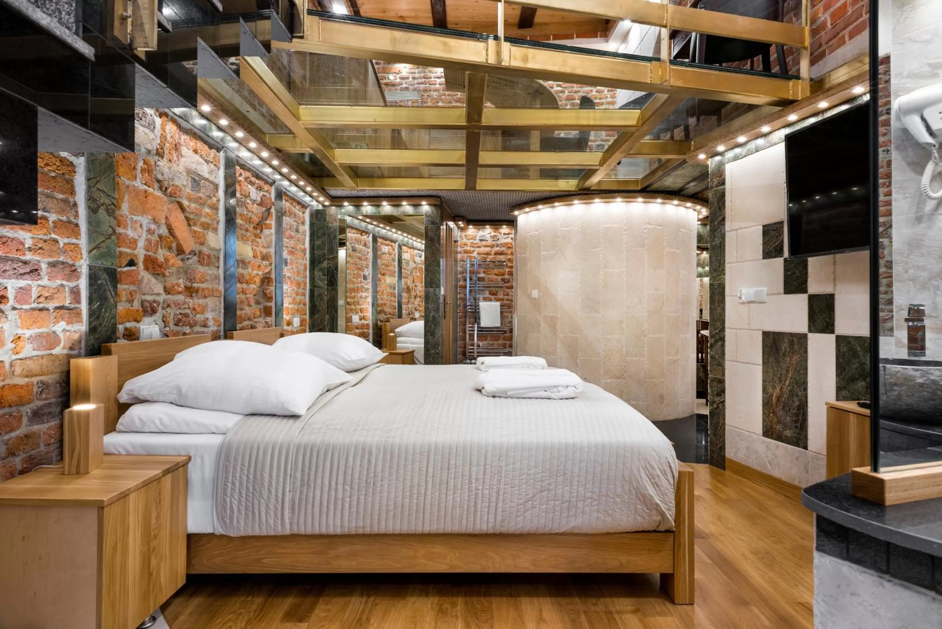 Deluxe Suite in Aparthotel Stare Miasto