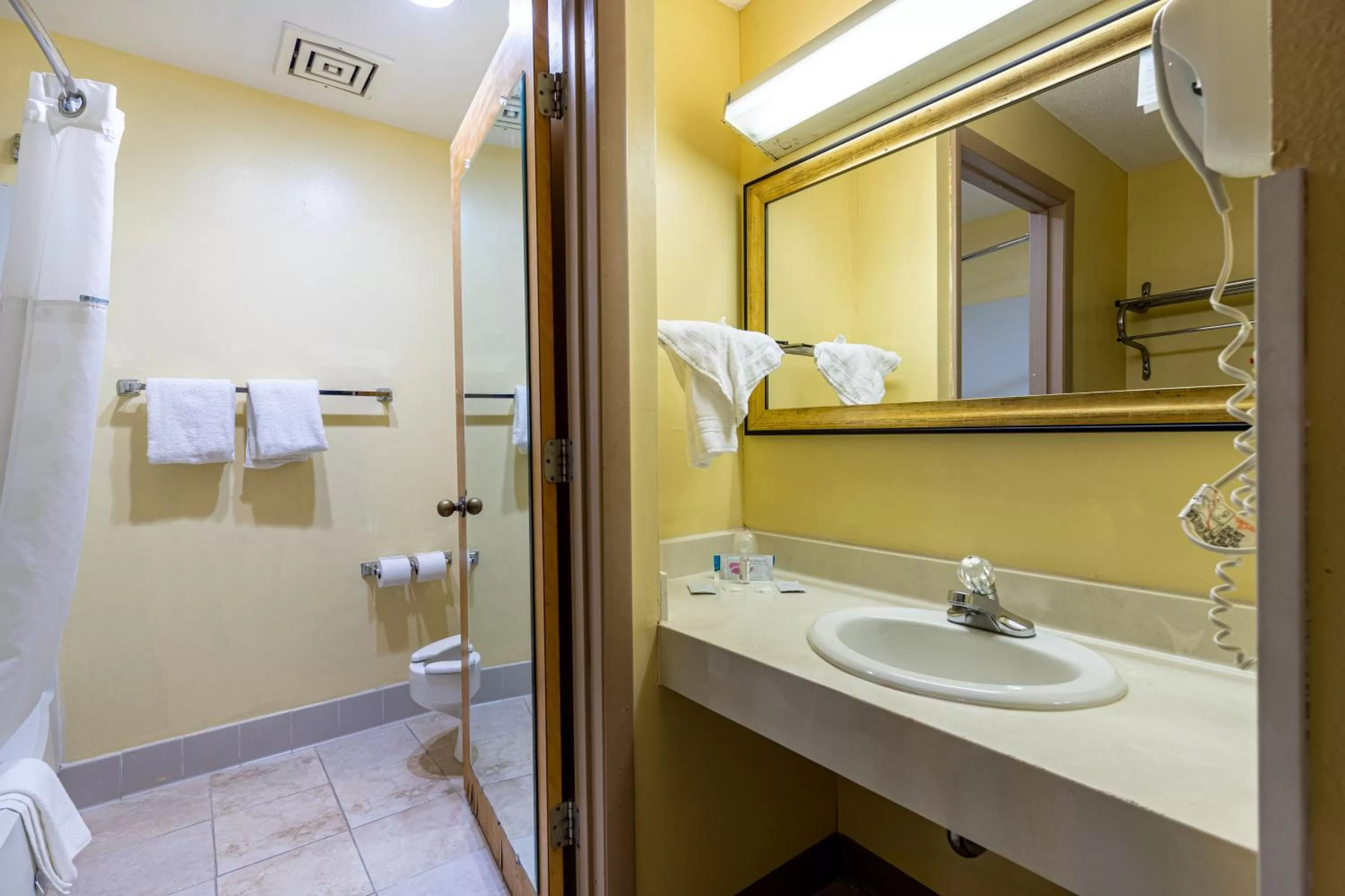 King Room with Sofa Bed - Non-Smoking in Ramada by Wyndham Columbus North