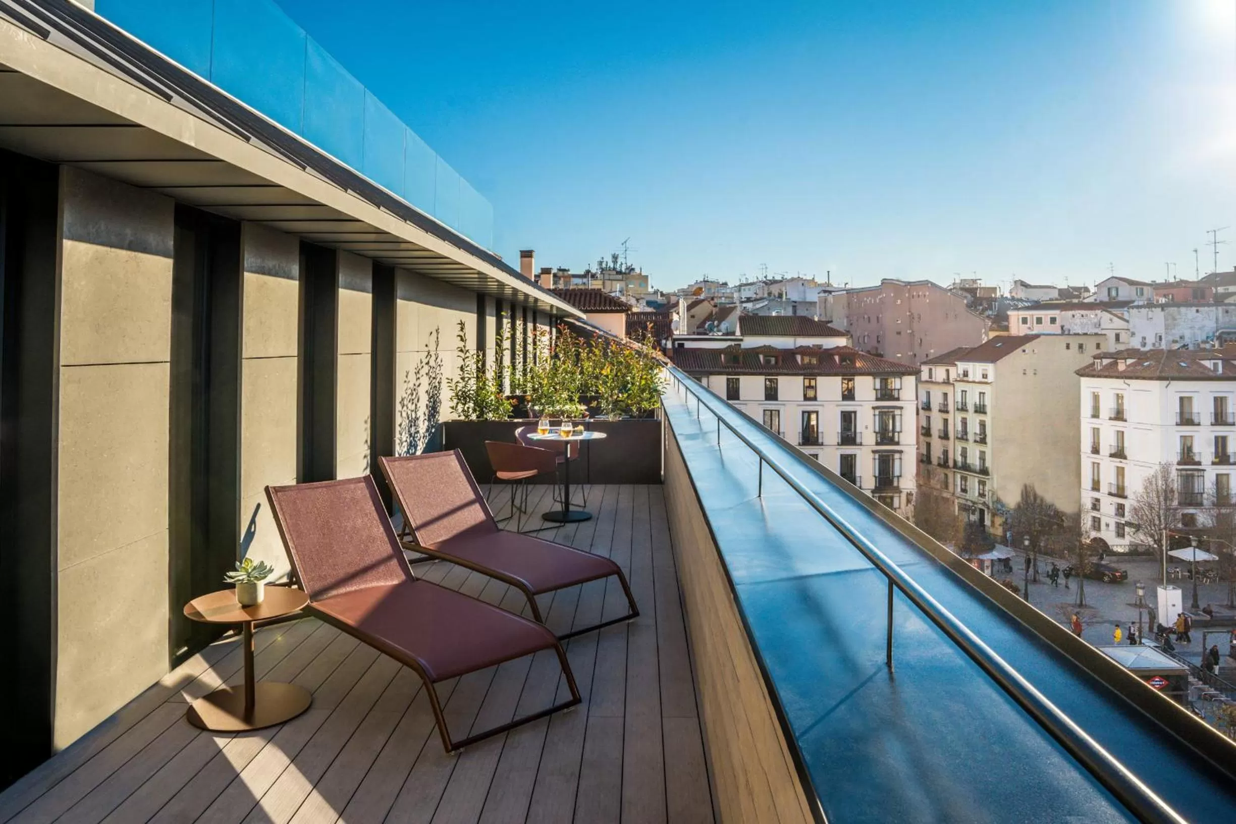  Corner Deluxe Double Room with Terrace in Ocean Drive Madrid
