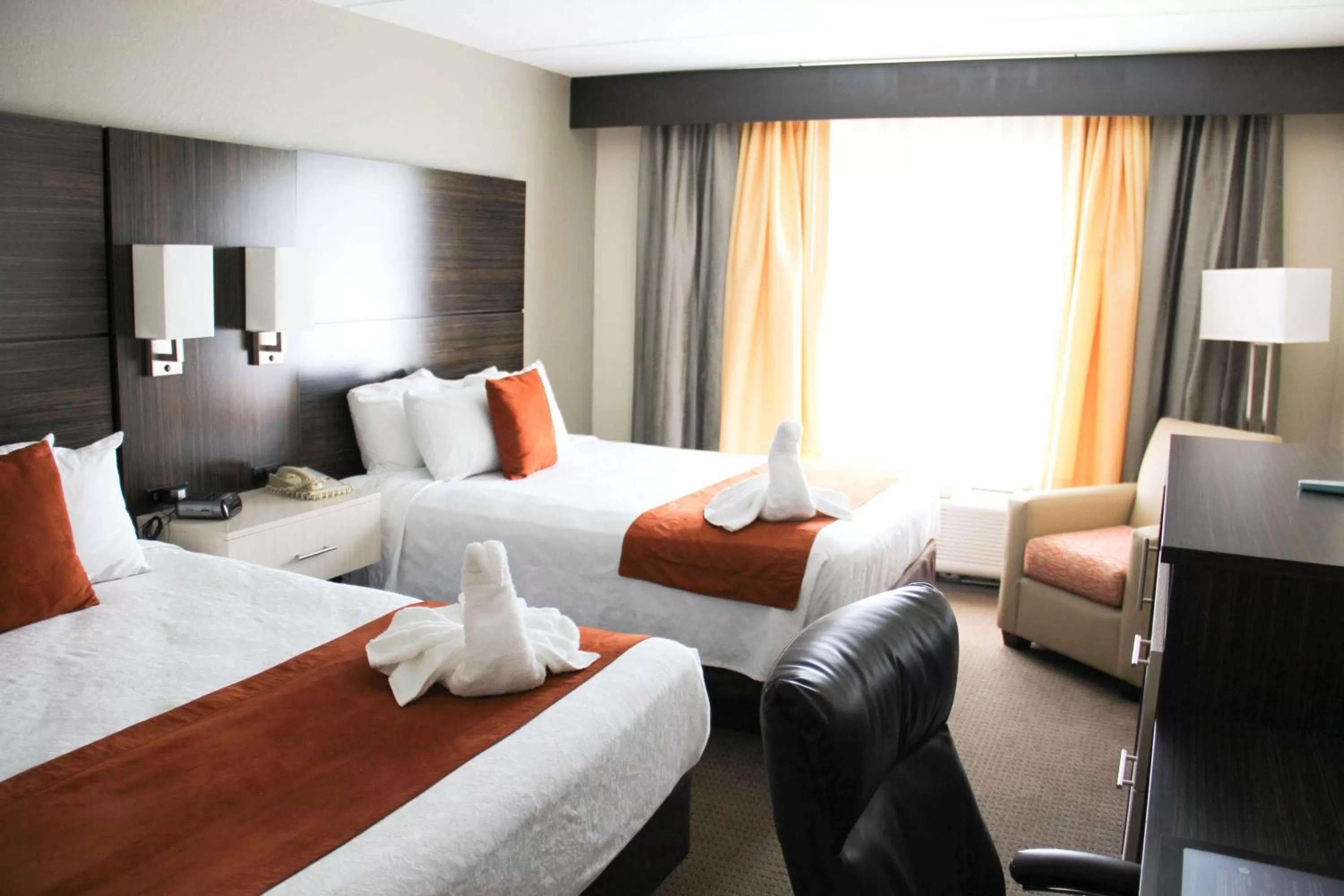 Queen Room with Two Queen Beds with Bathtub - Disability Access in Best Western Airport Inn & Suites