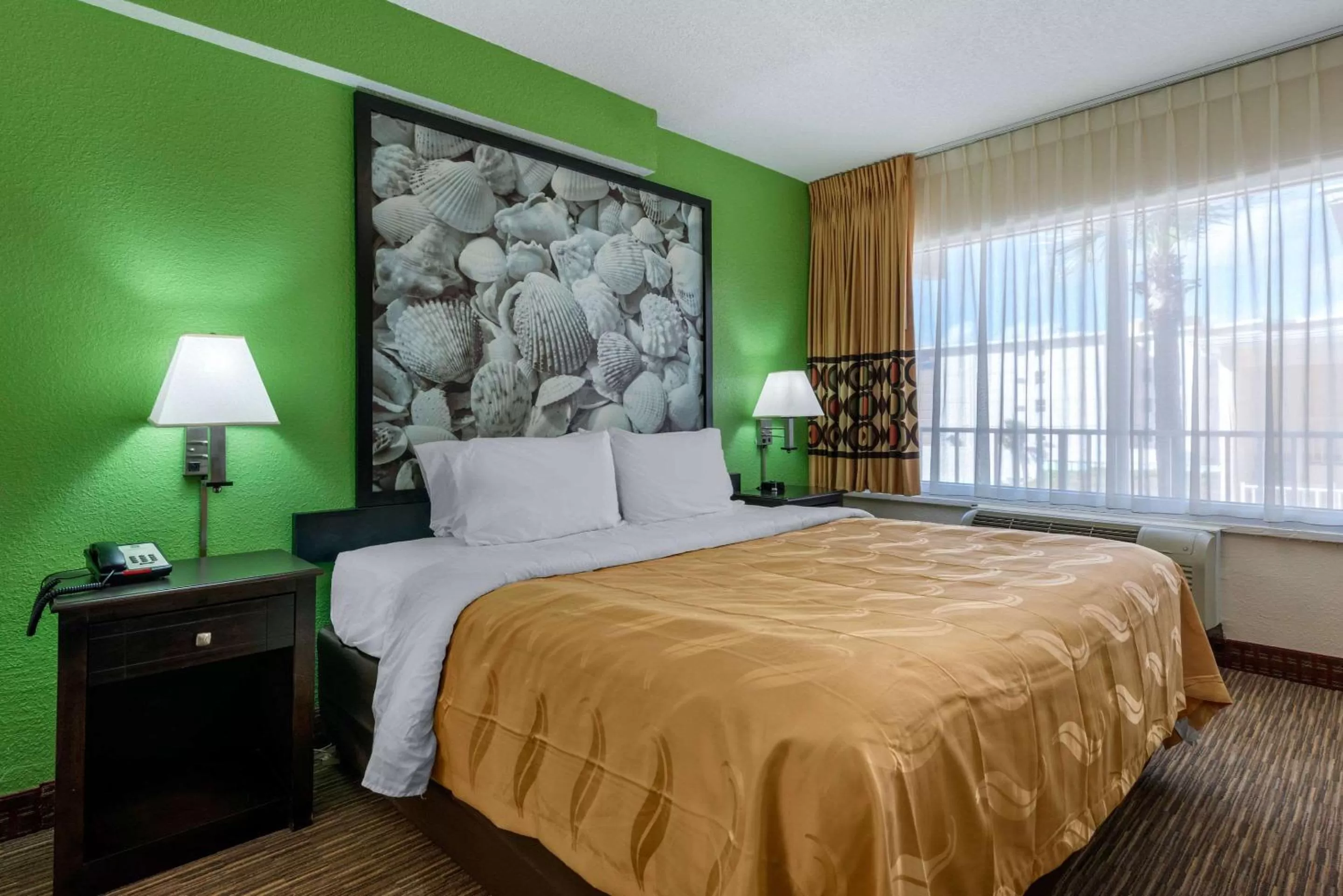 King Room - Accessible/Non-Smoking in Quality Inn Daytona Beach Oceanfront