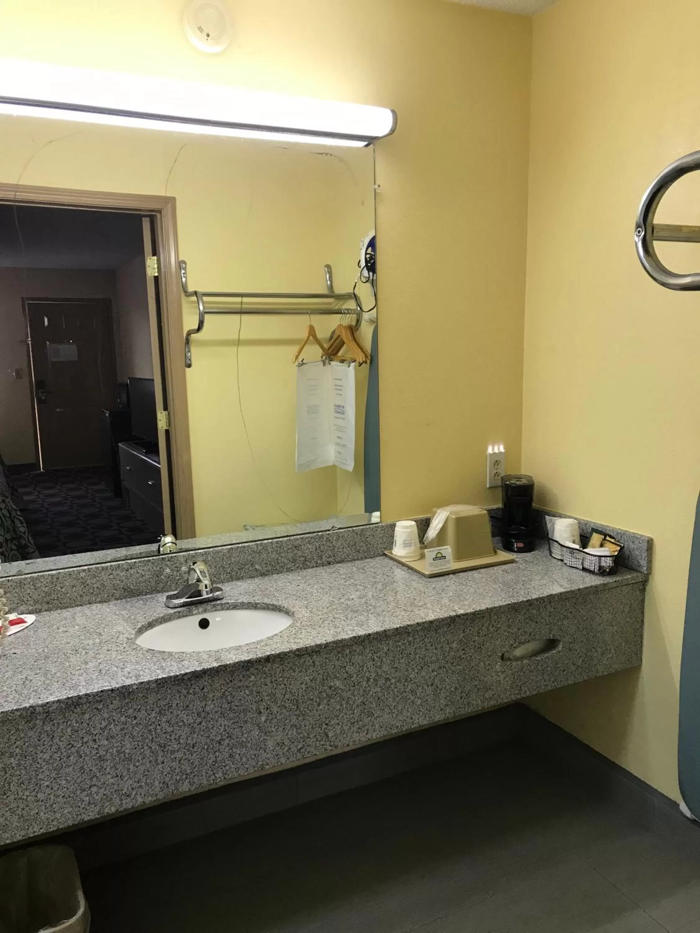 King Room - Non-Smoking in Days Inn by Wyndham Byron