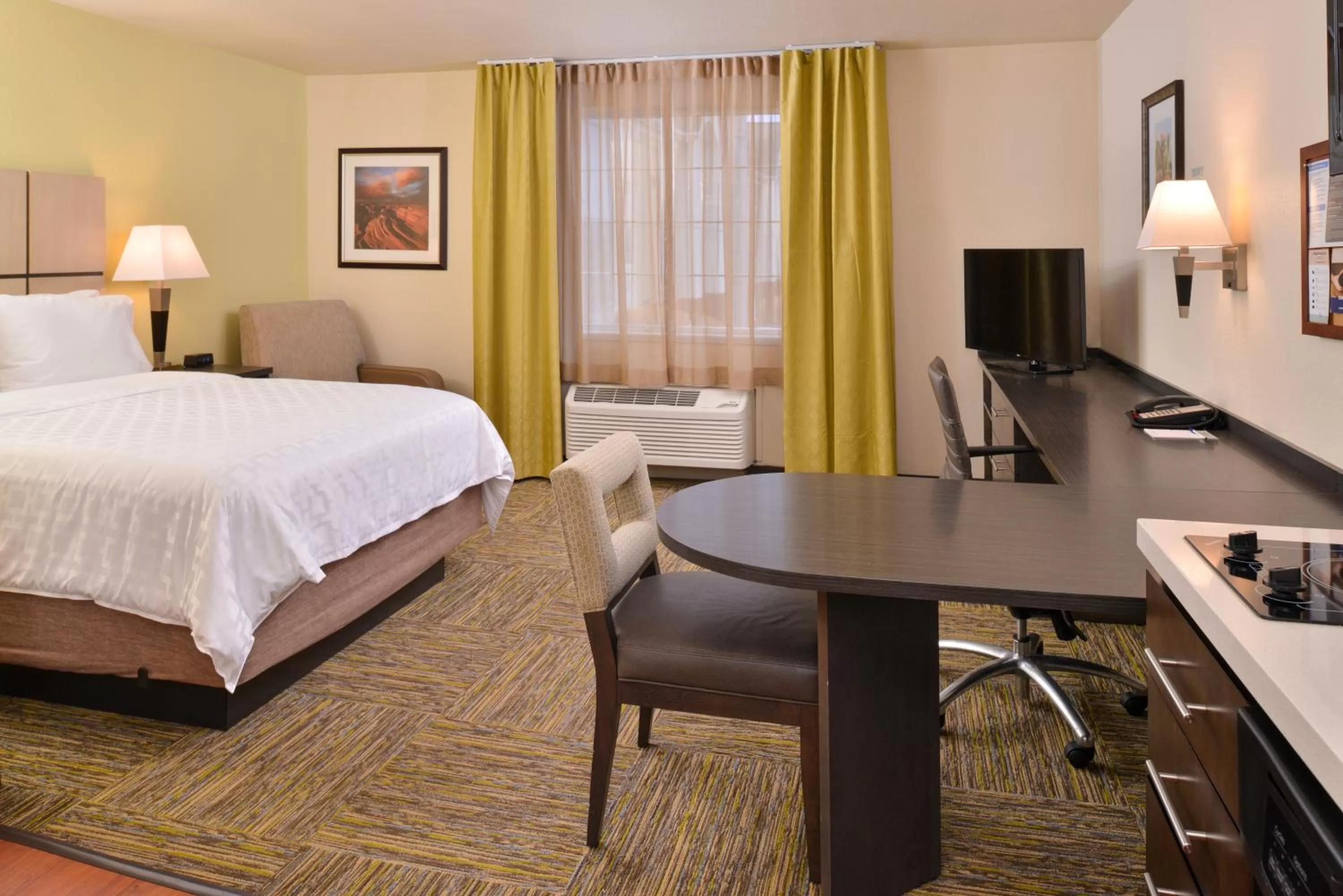 Queen Studio in Candlewood Suites Austin-Round Rock by IHG