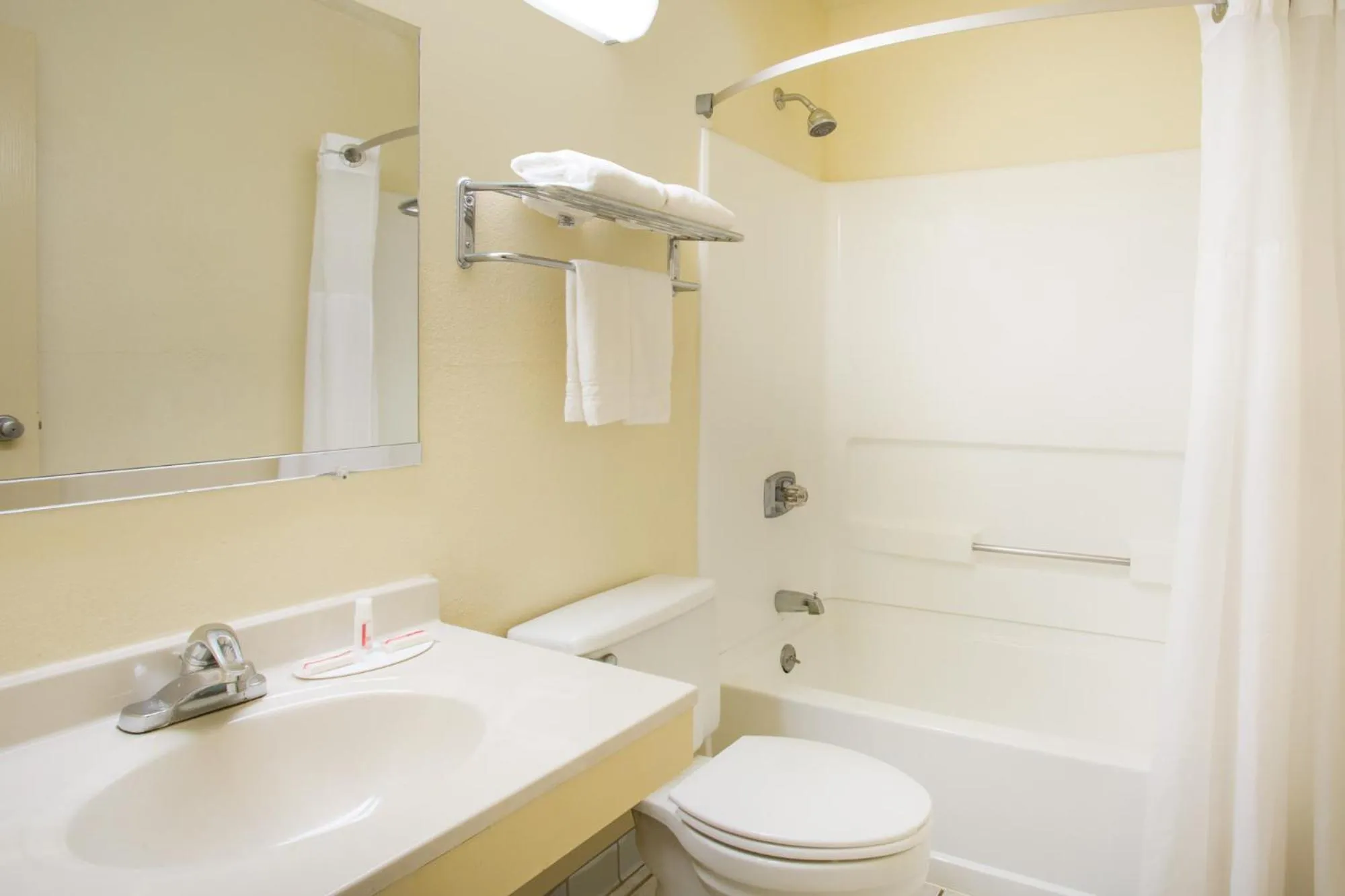 Queen Room - Non-Smoking in Super 8 by Wyndham Lexington VA