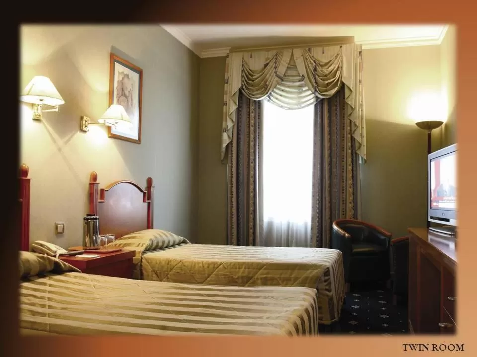 Deluxe Twin Room in Sea View Hotel Dubai