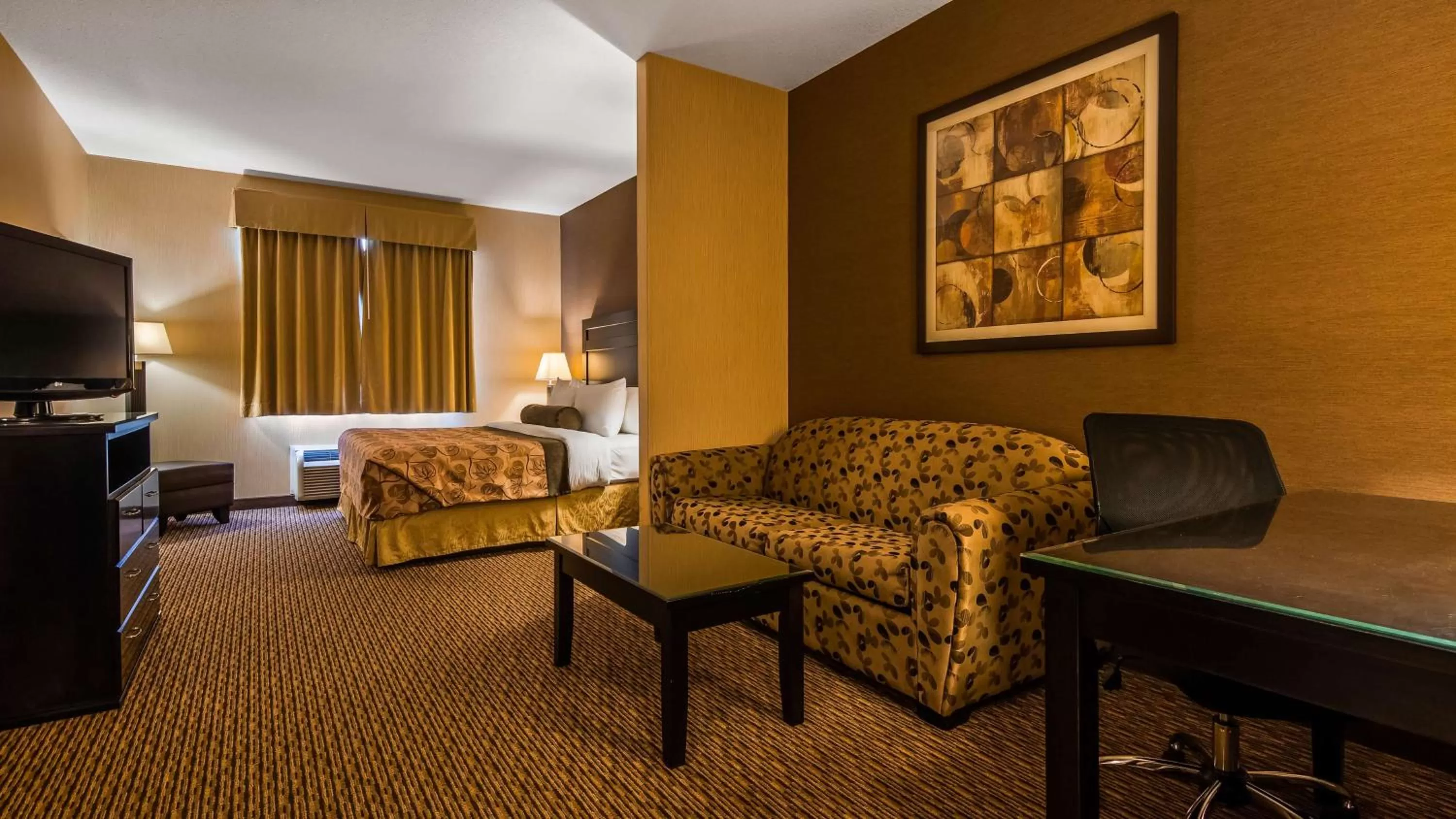 King Suite with Full Kitchen - Non-Smoking in Best Western Plus Estevan Inn & Suites