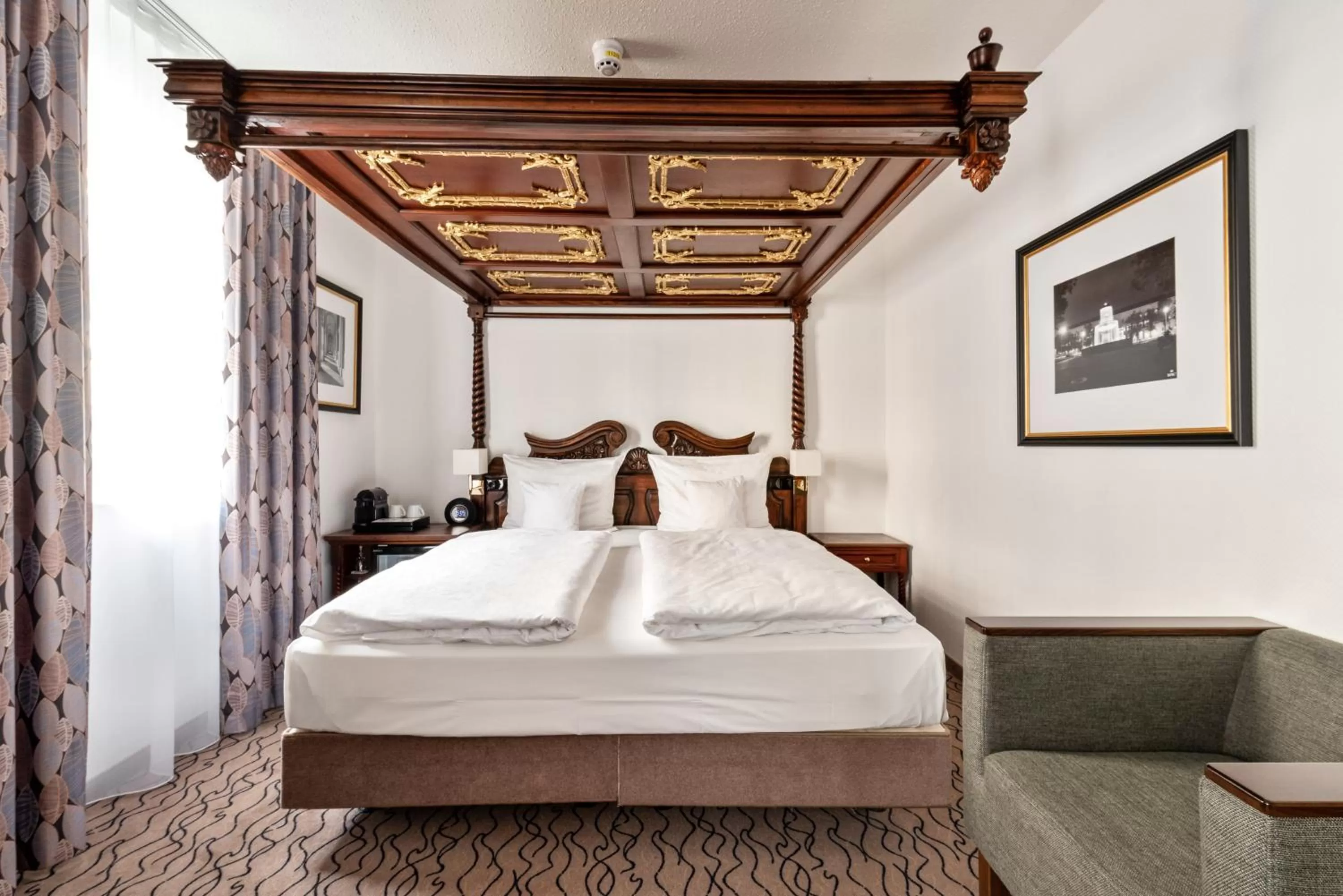 Club Double Room with Courtyard View in King's Hotel Center Superior