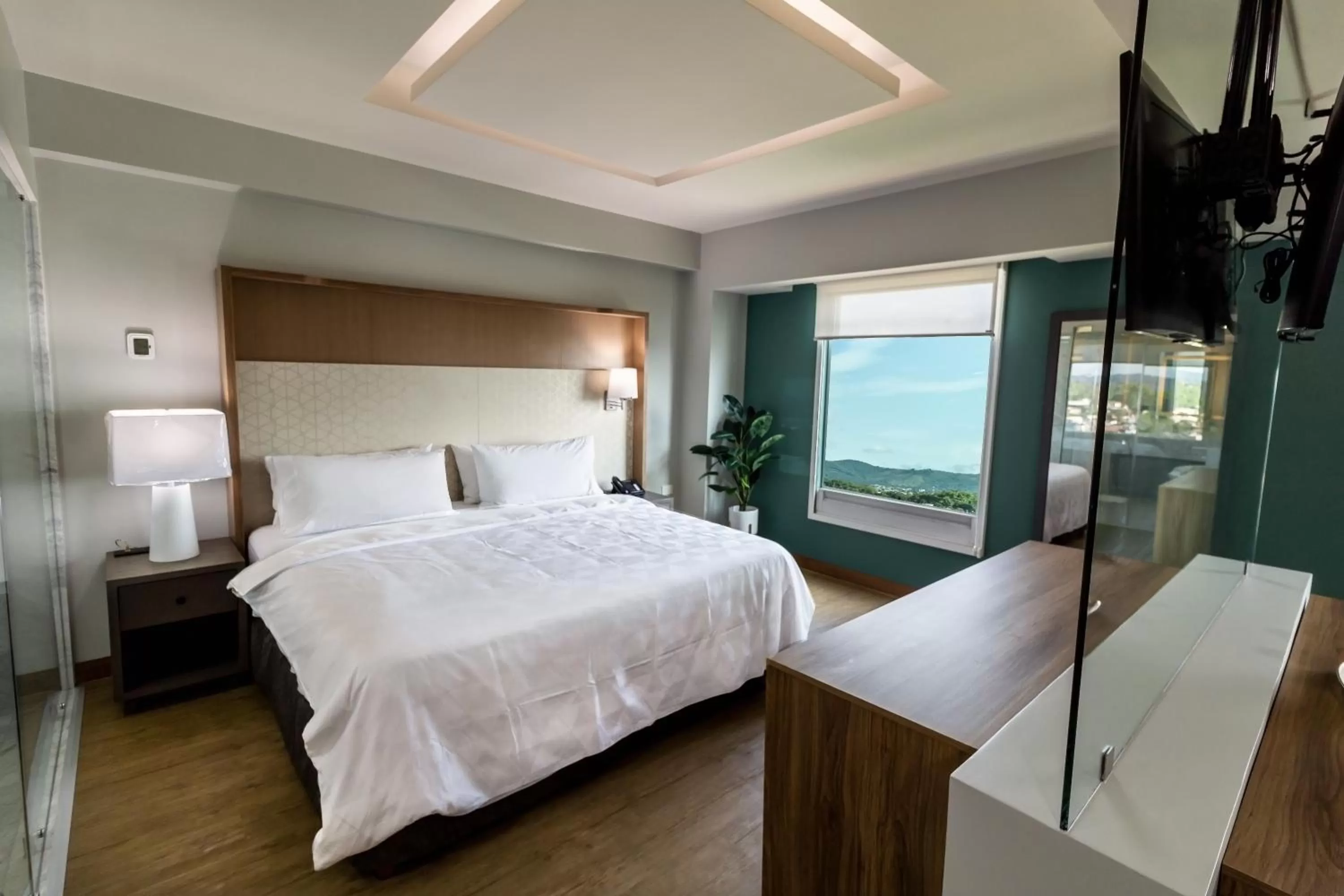 One-Bedroom King Suite in Holiday Inn Uruapan by IHG