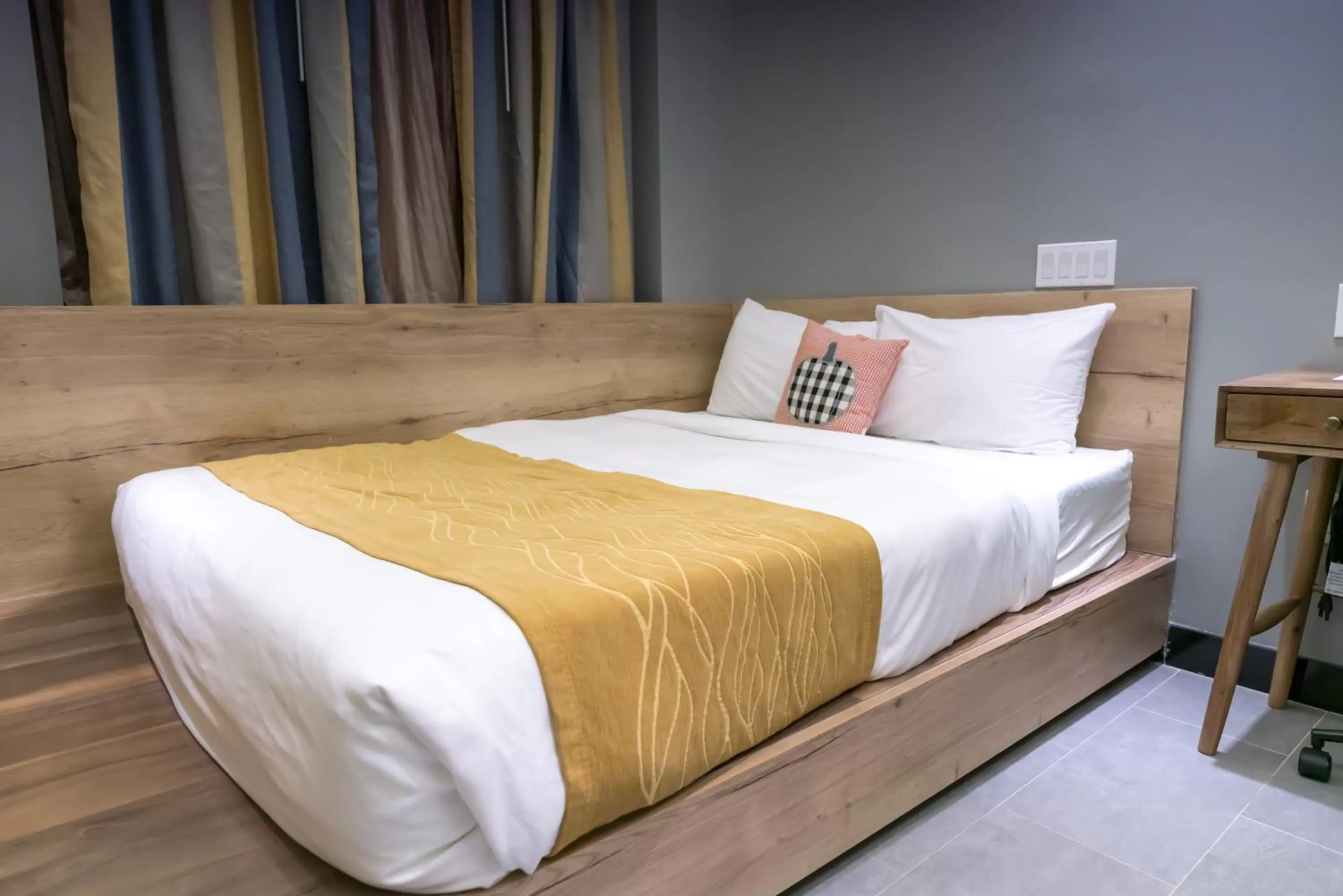 Standard Queen Room in Madison LES Hotel