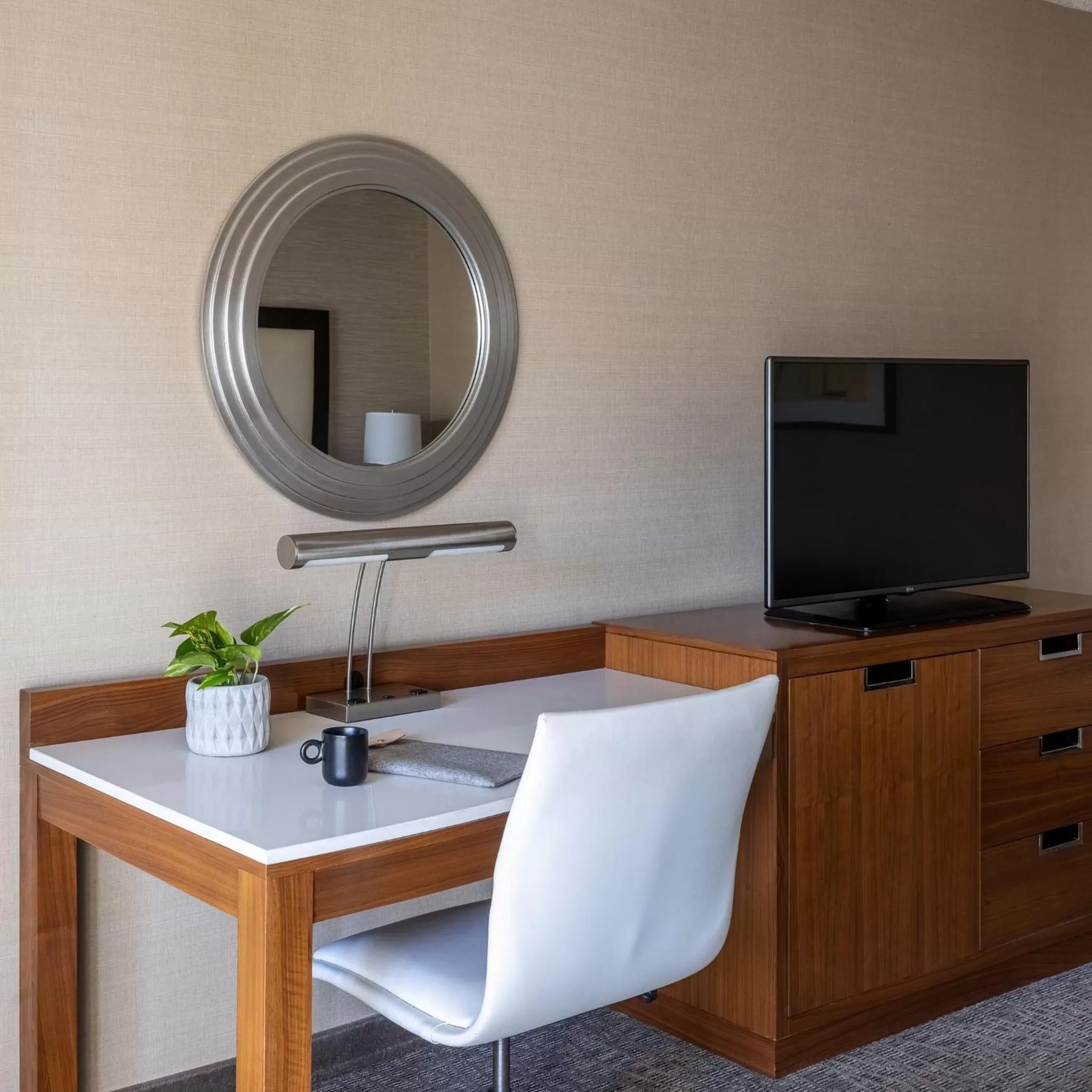 Standard Room in Crowne Plaza Phoenix - Chandler Golf Resort by IHG