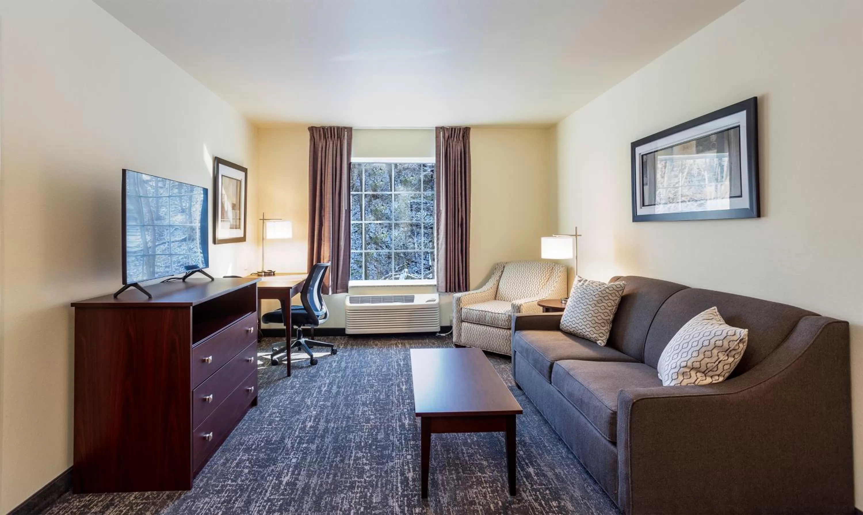 Family Room - Disability Access in Cobblestone Inn & Suites - Brookville