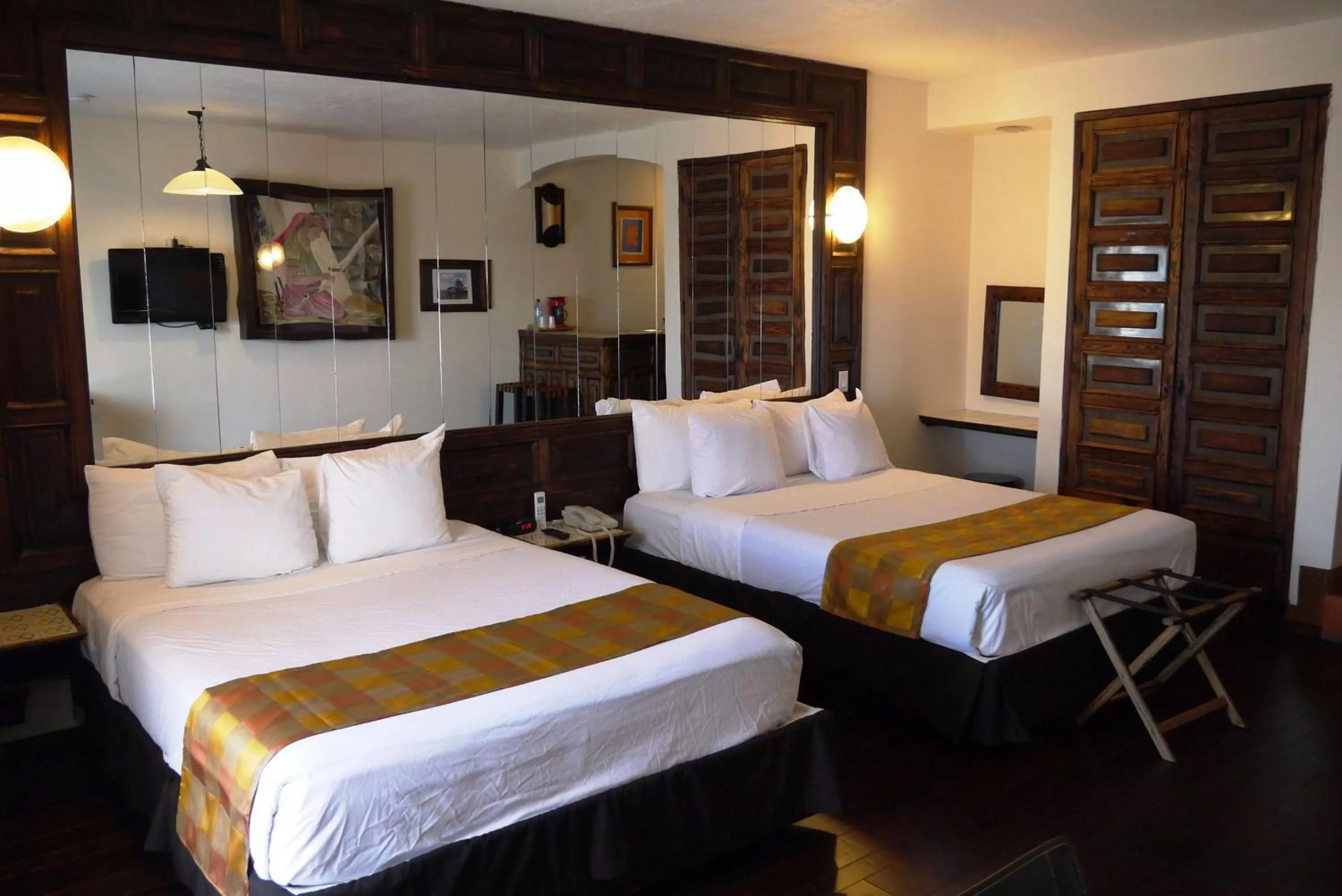 Queen Room with Two Queen Beds in Best Western El Cid