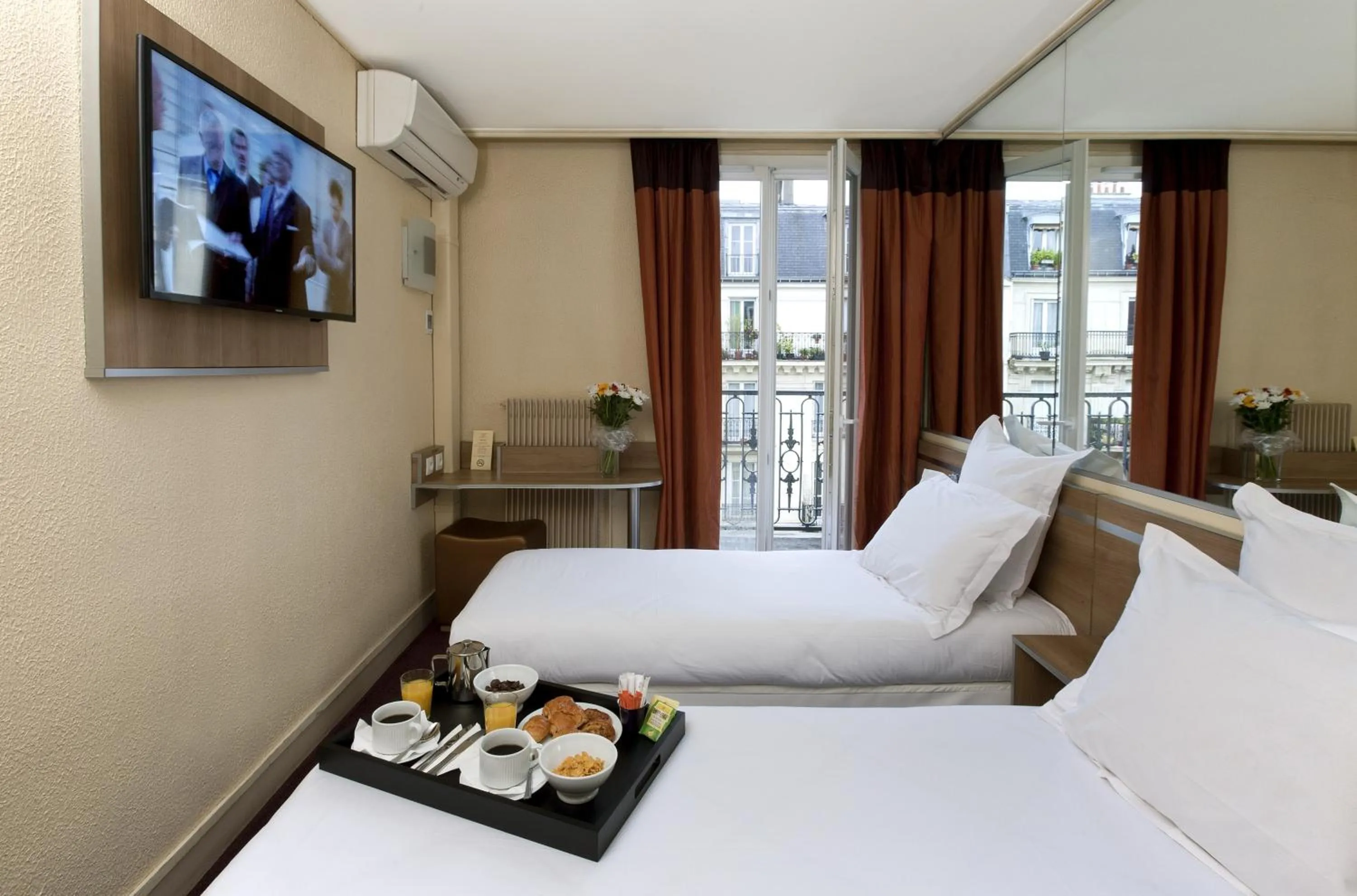 Twin Room in Hôtel de France Quartier Latin