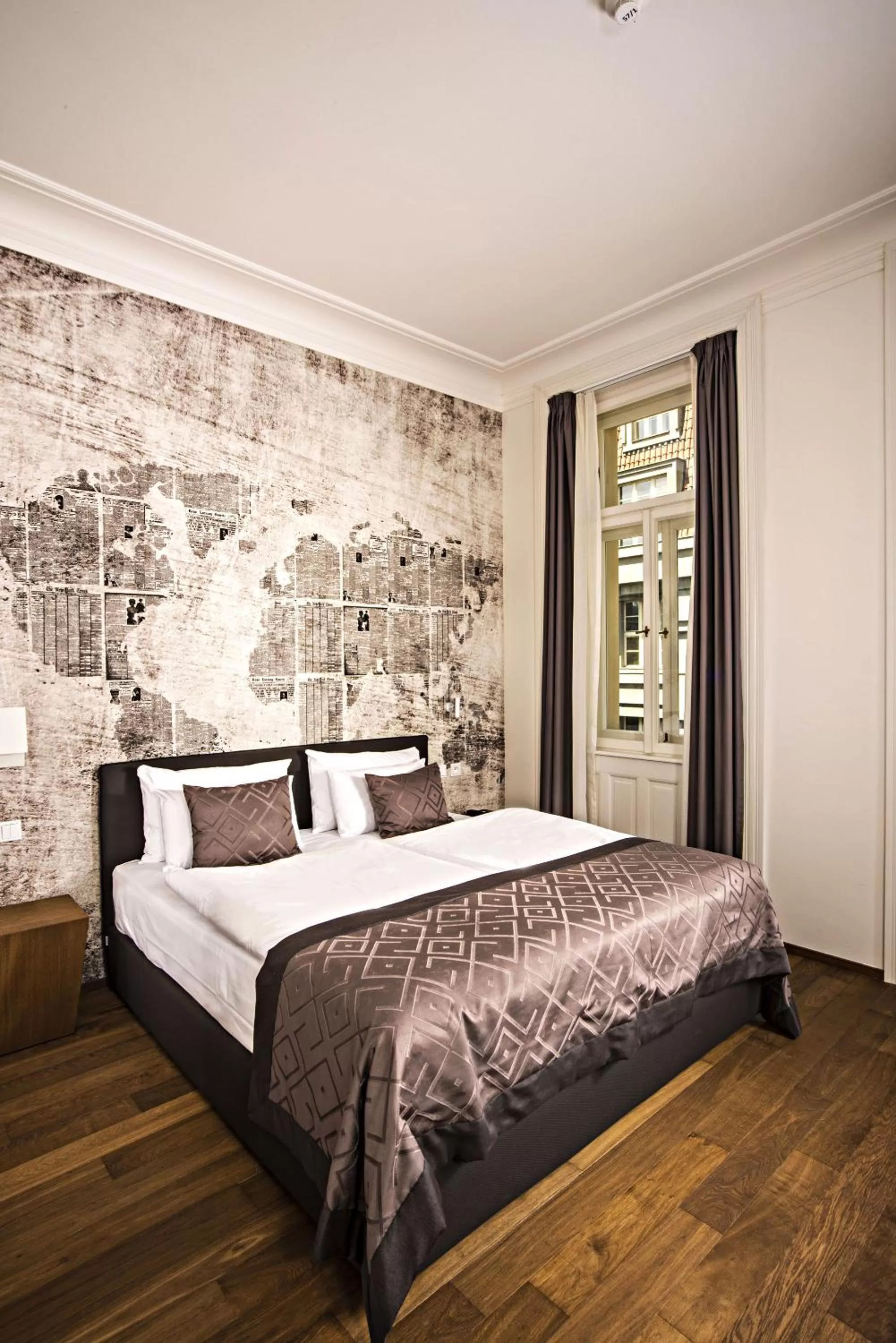 Standard Double Room in Hotel Golden Crown