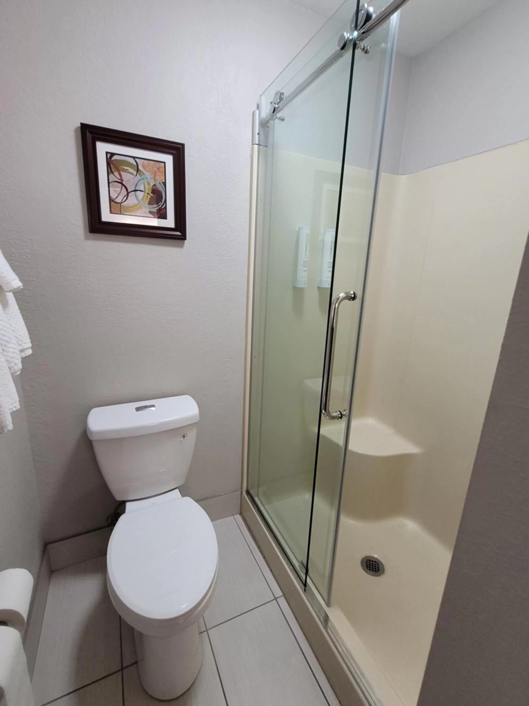 Standard Queen Room with Two Queen Beds - Non Smoking  in Clarion Pointe Harrodsburg-Danville