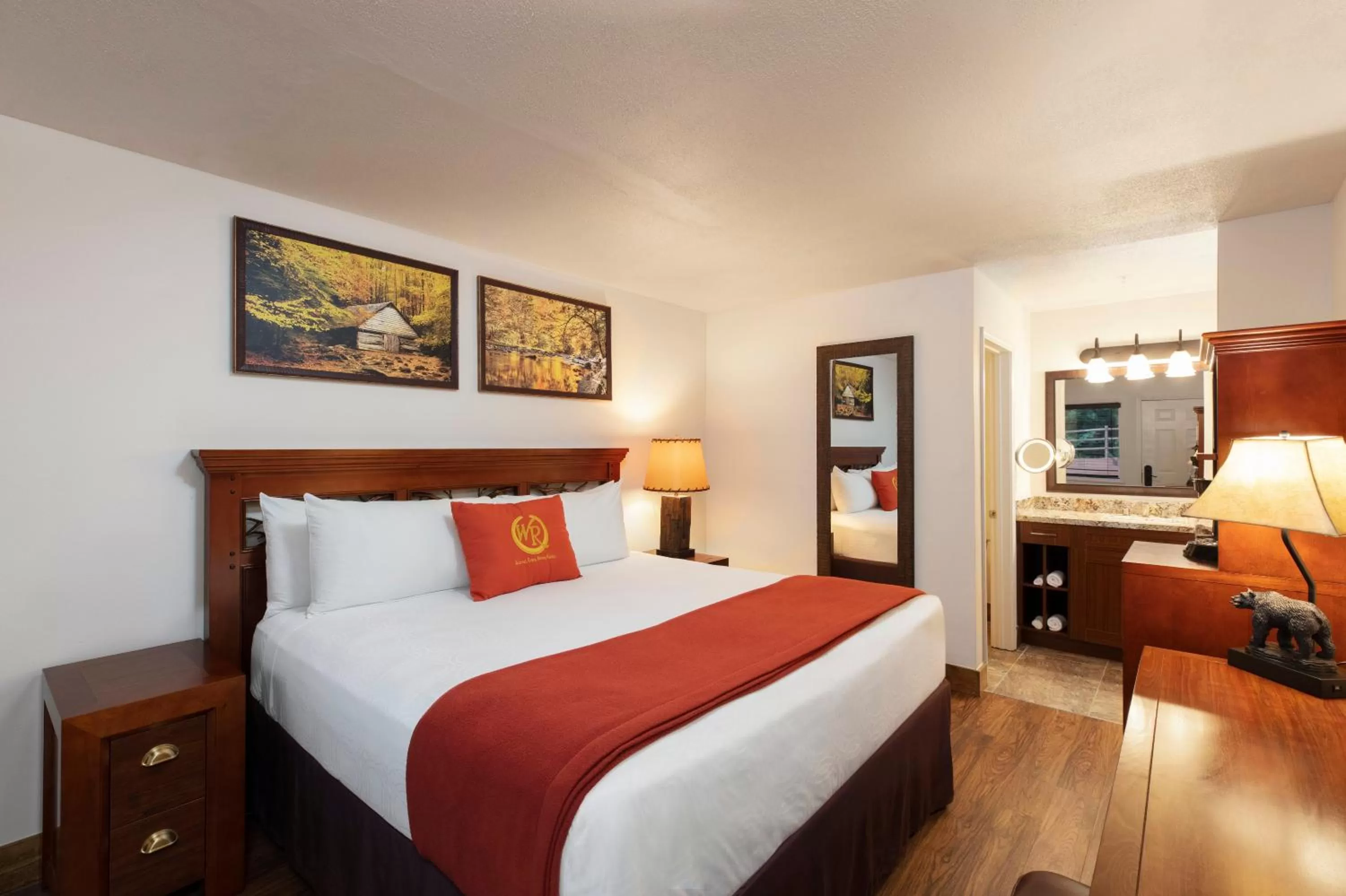 Traditional King Guestroom in Westgate Branson Woods Resort