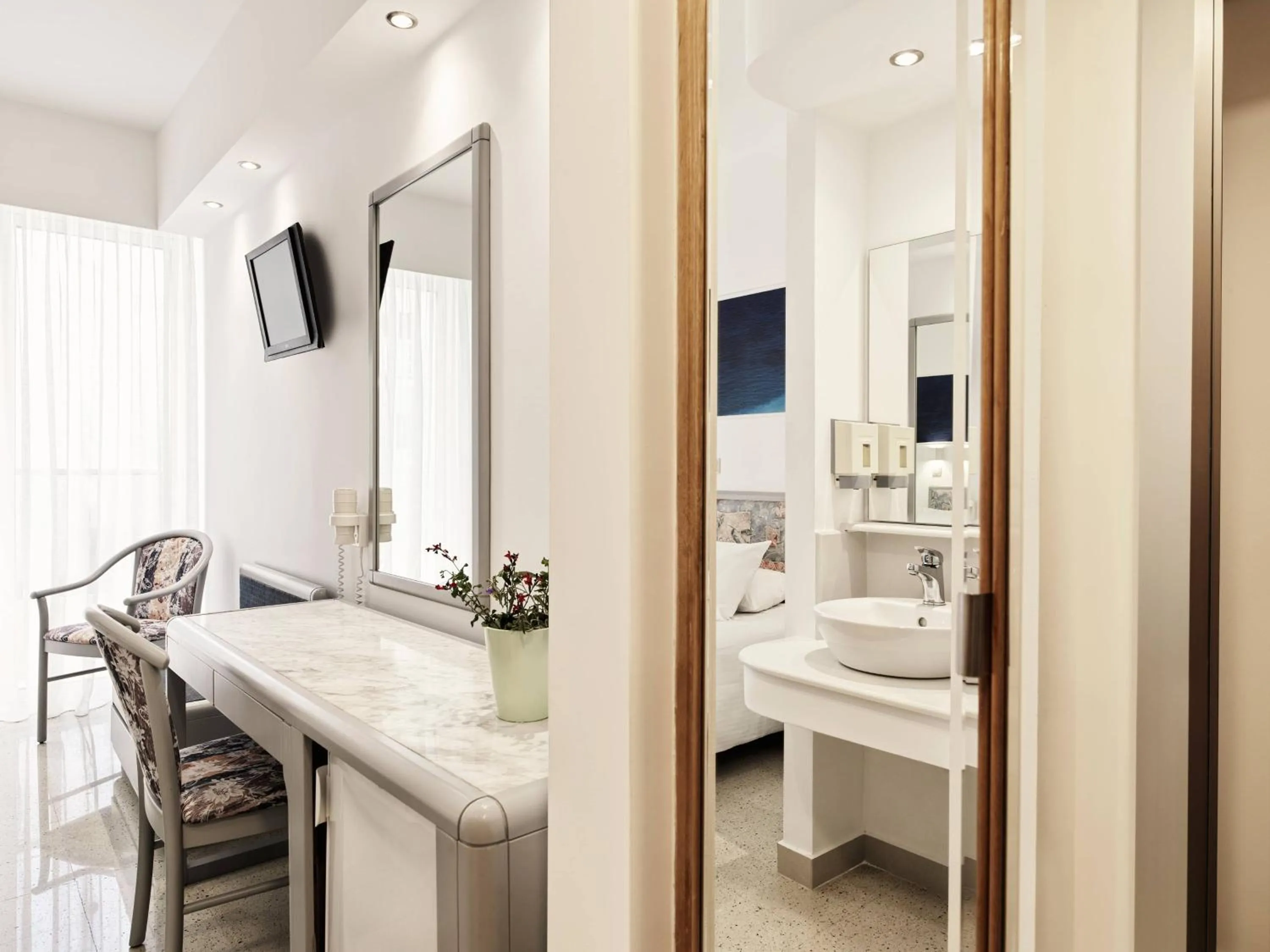 Club Twin Room Park View in Esperia City Hotel