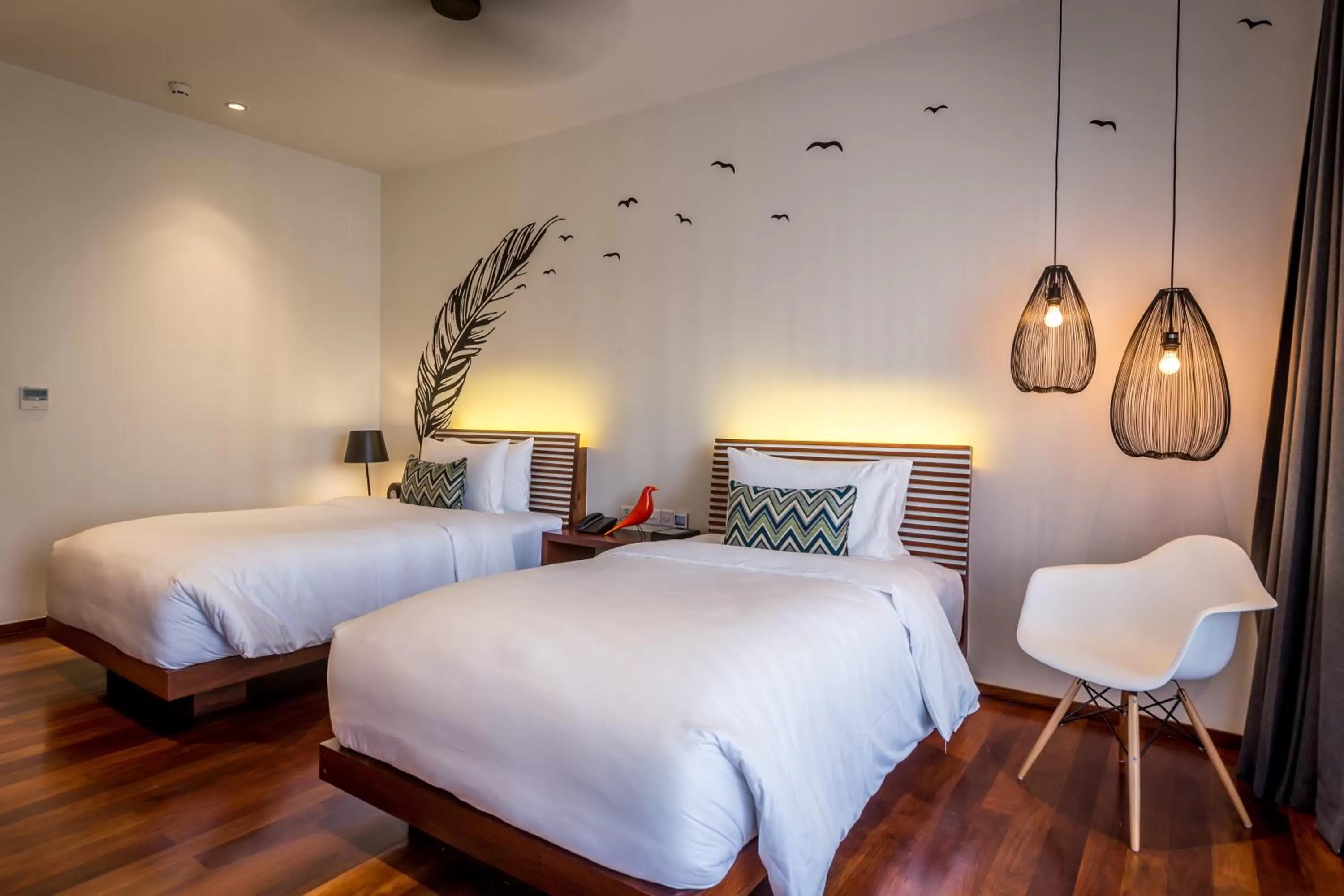 Tailorbird Standard Twin Room in The Aviary Hotel