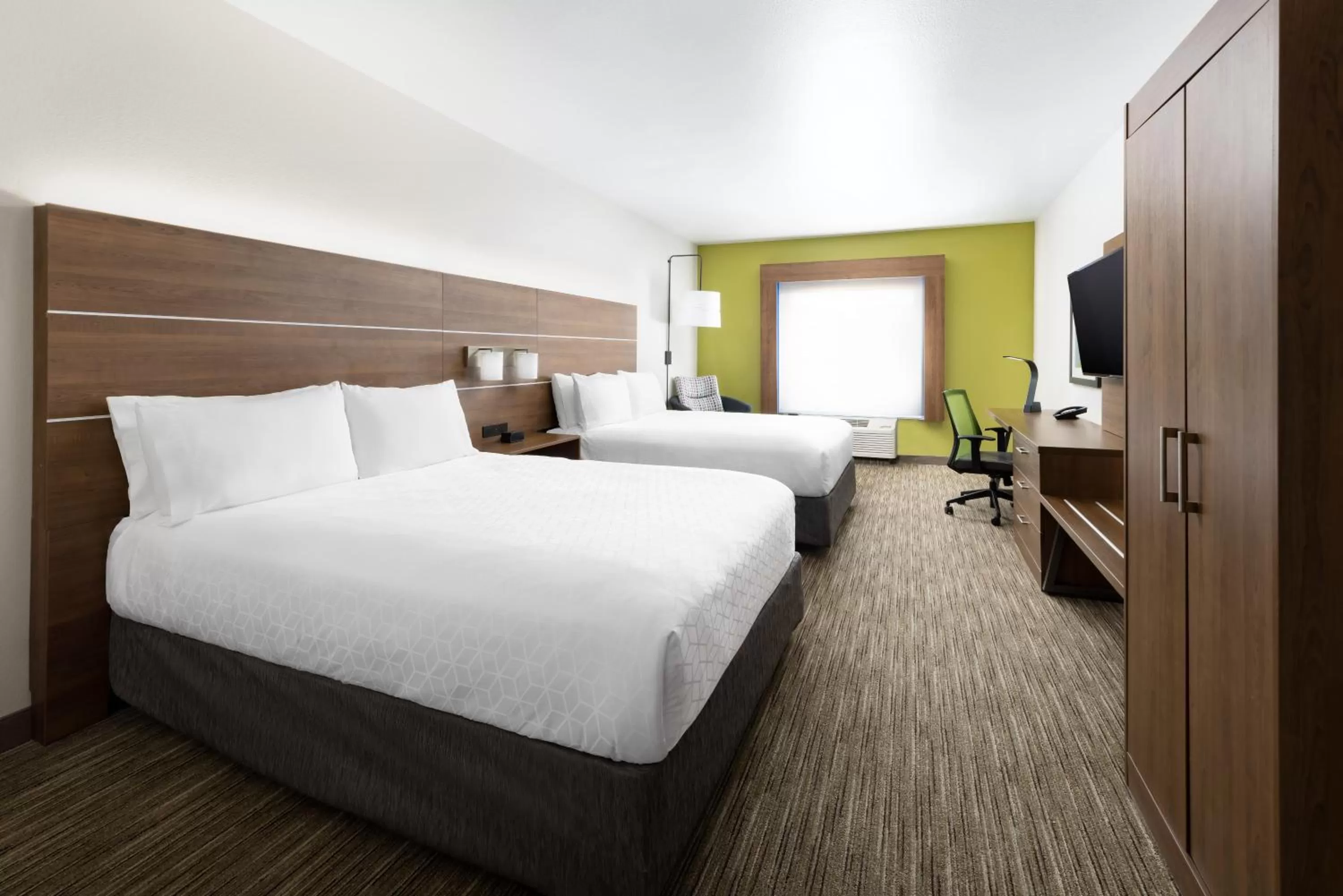 Standard Room with Two Queen Beds in Holiday Inn Express & Suites Oakhurst-Yosemite Park Area by IHG