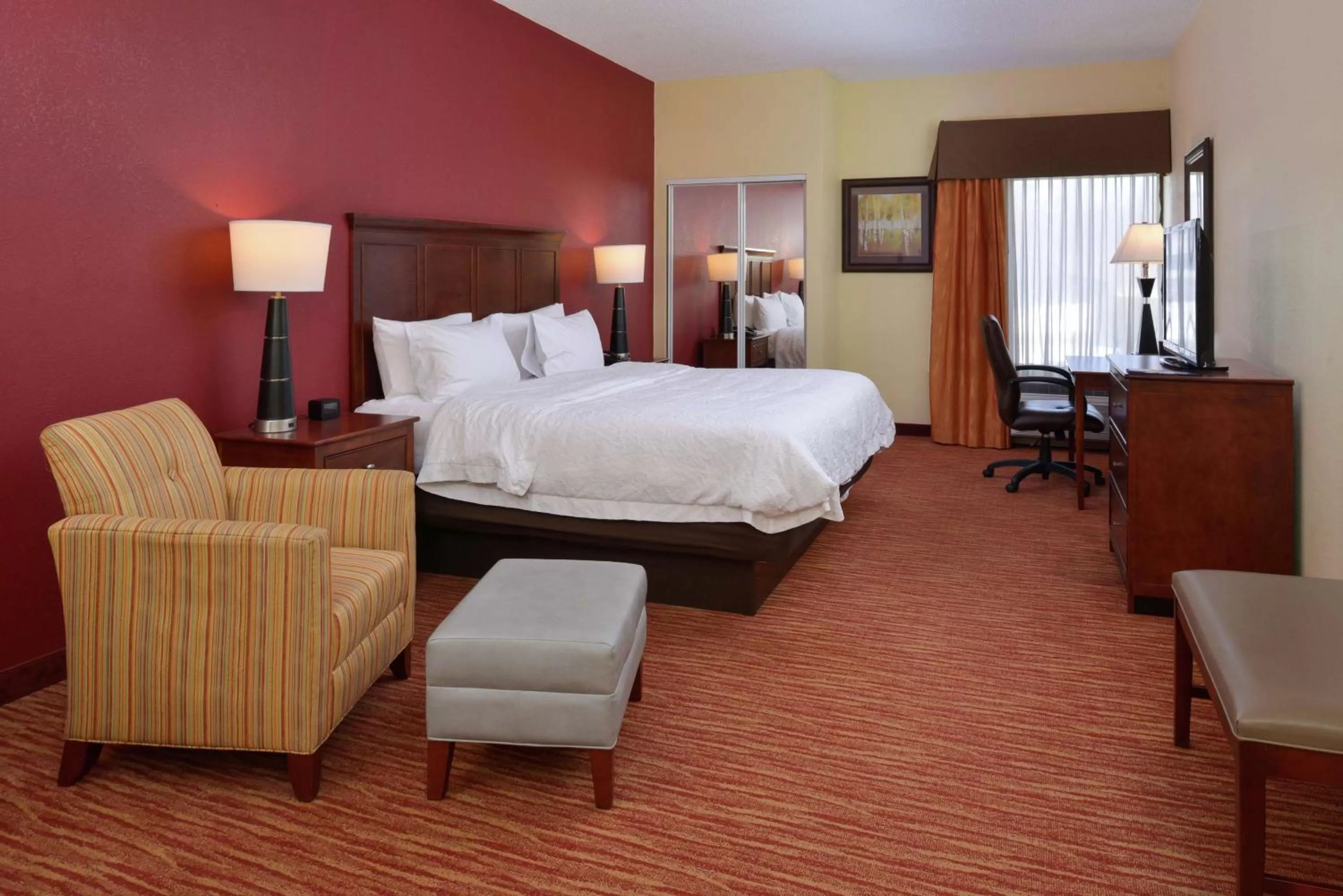 Deluxe King Room - Non-Smoking in Hampton Inn Columbus-East