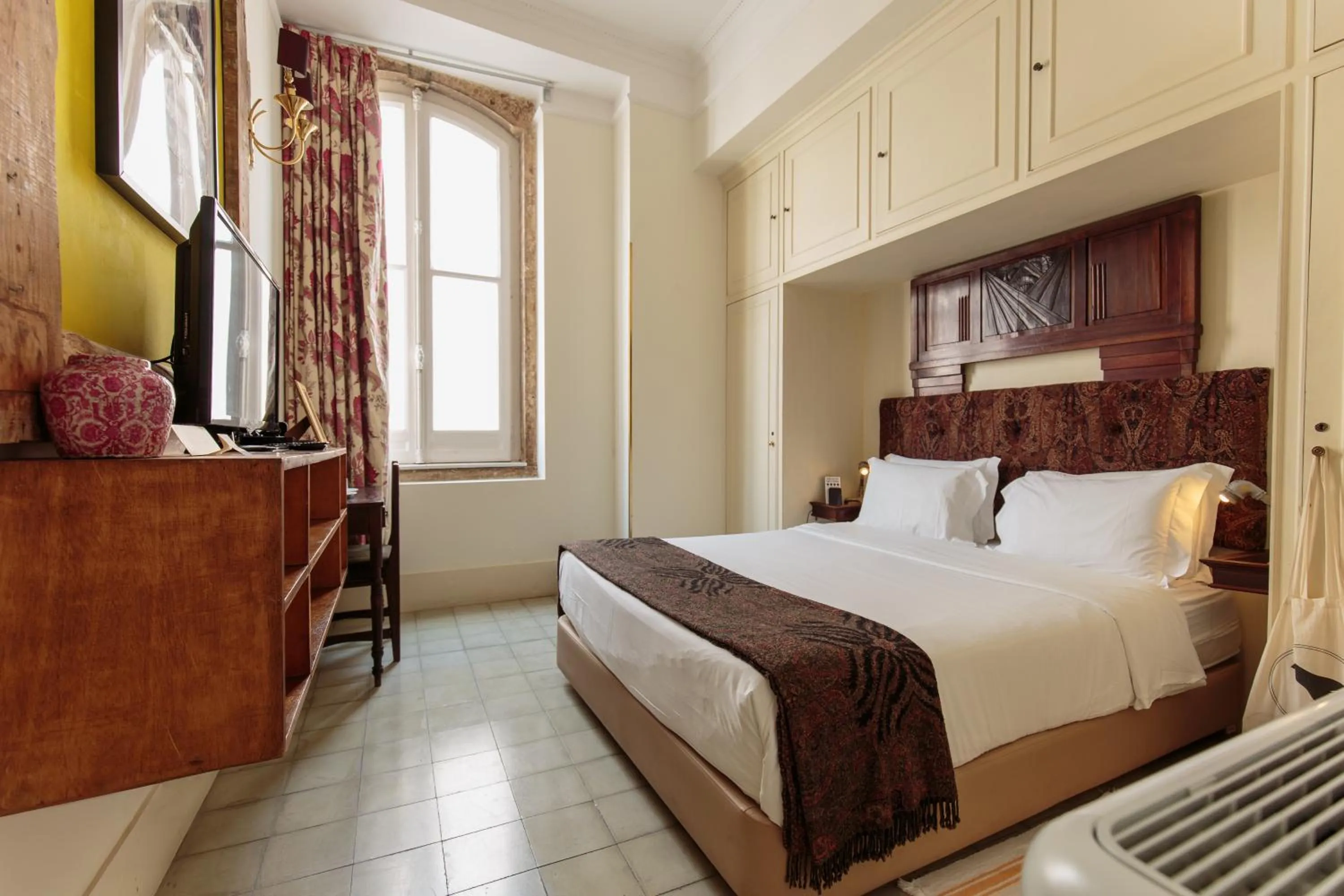 Small Double Room in Independente Príncipe Real