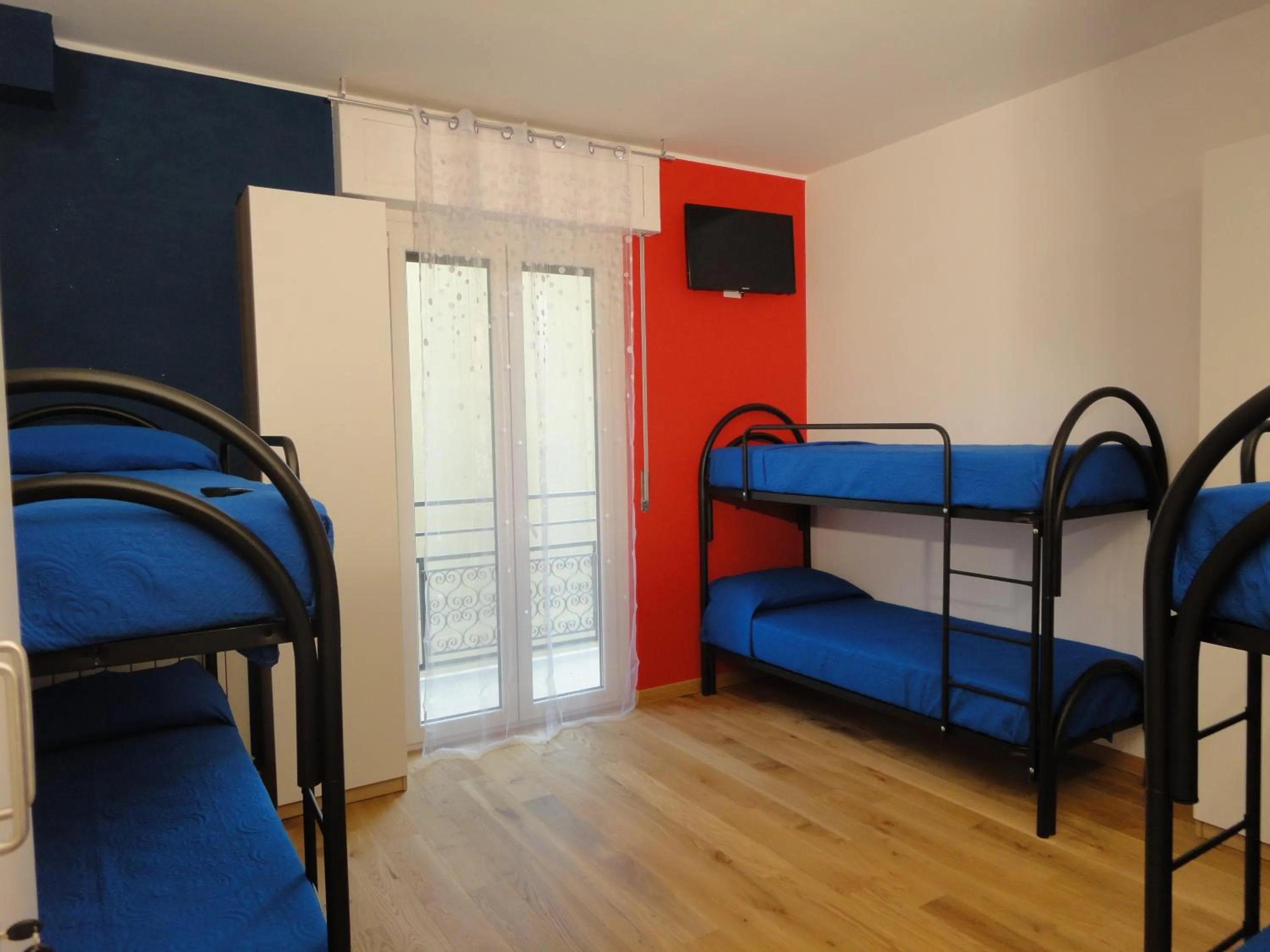Bunk Bed in Female Dormitory Room   in Pavia Ostello