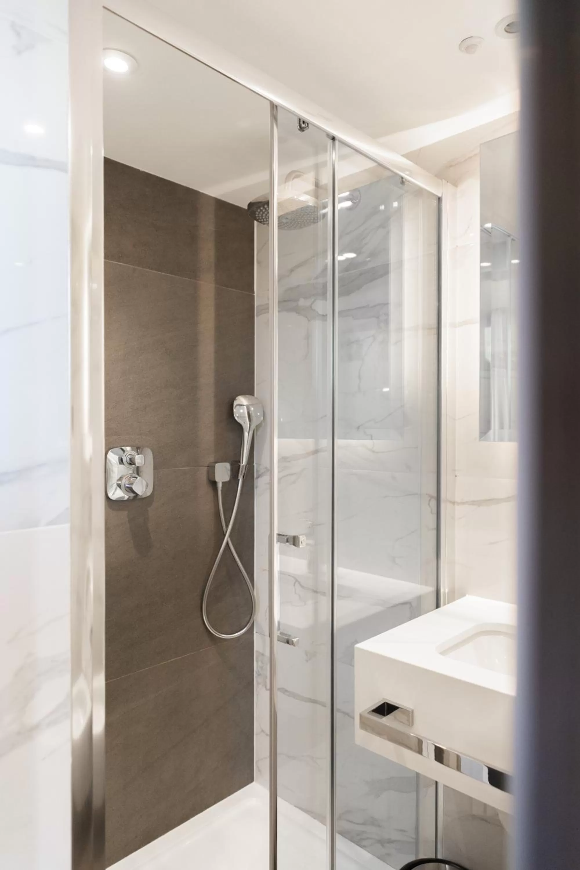 Deluxe Double Room with Extra Bed in Merit Kensington Hotel