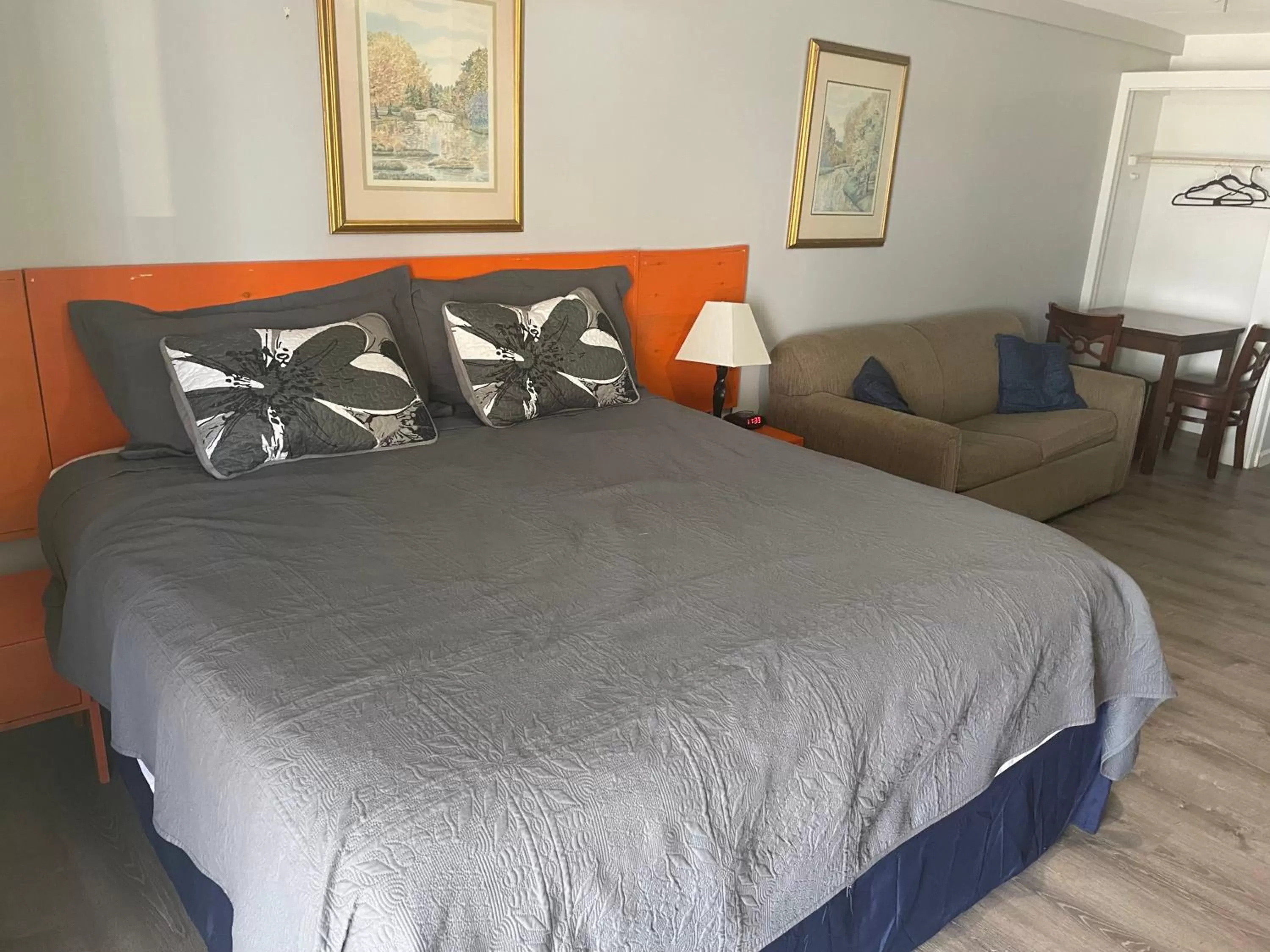 King Studio with Sofa Bed in Ships Inn