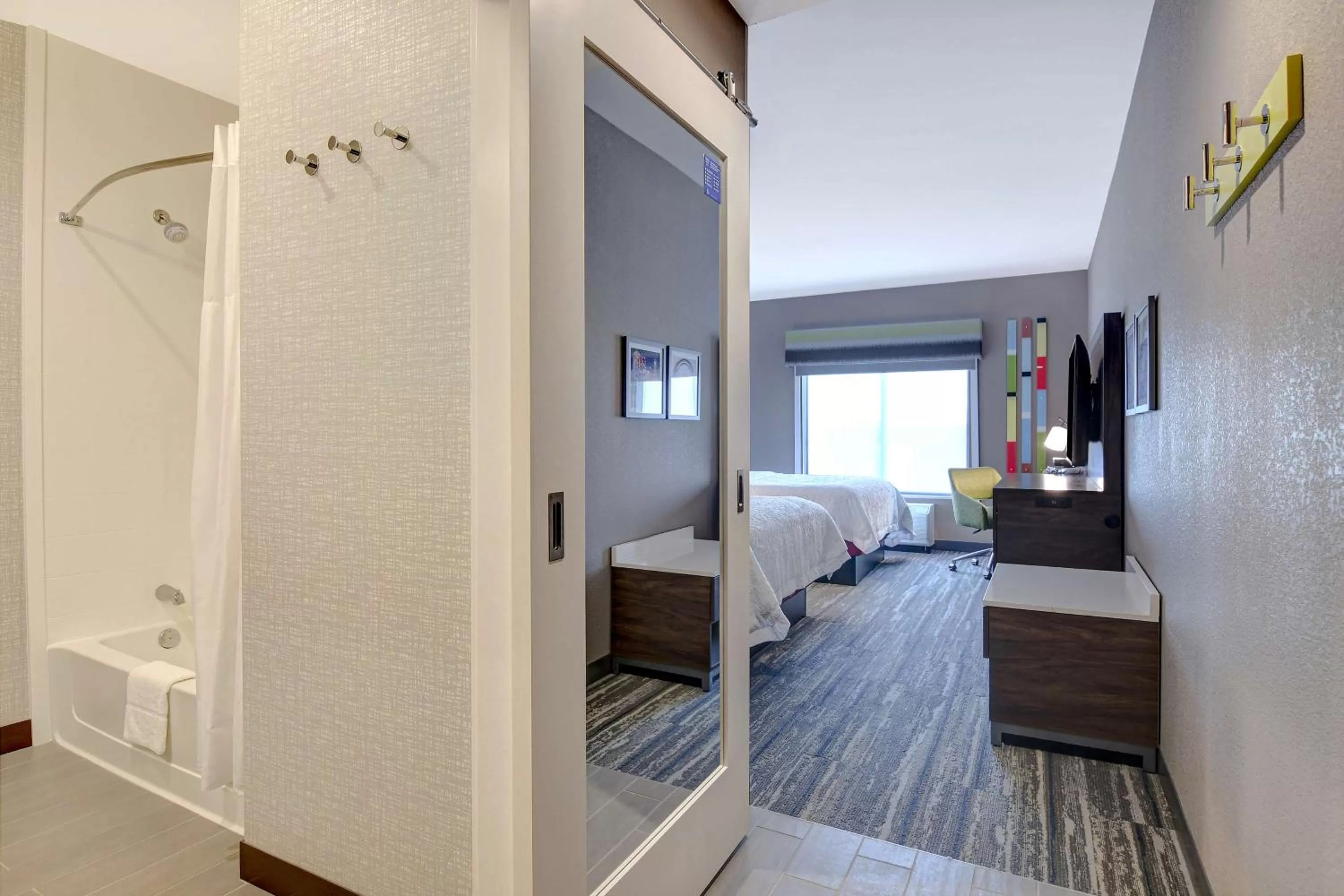 Queen Room with Two Queen Beds in Hampton Inn & Suites Canal Winchester Columbus