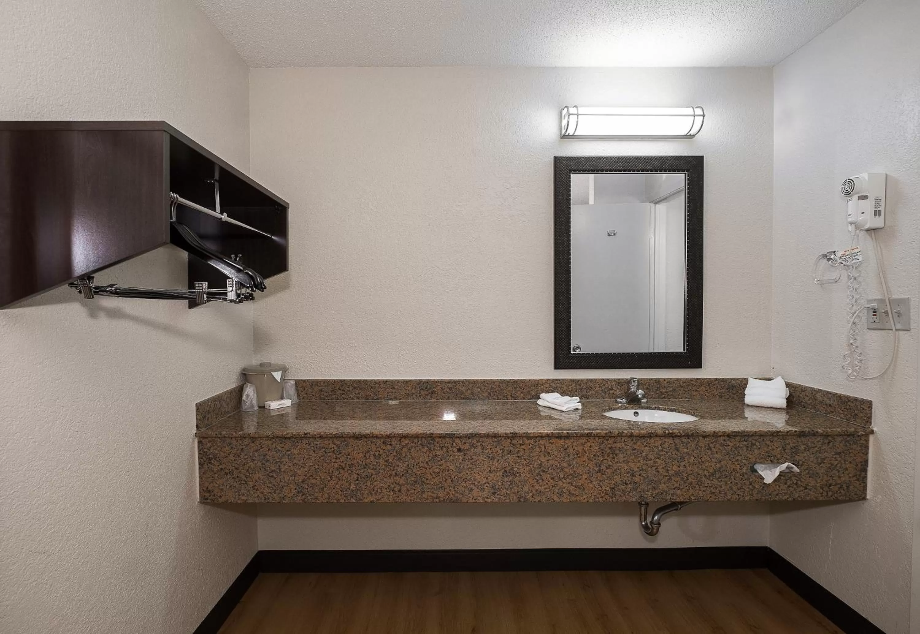 Deluxe Queen Room Non-Smoking in Red Roof Inn Bloomington - Normal/University