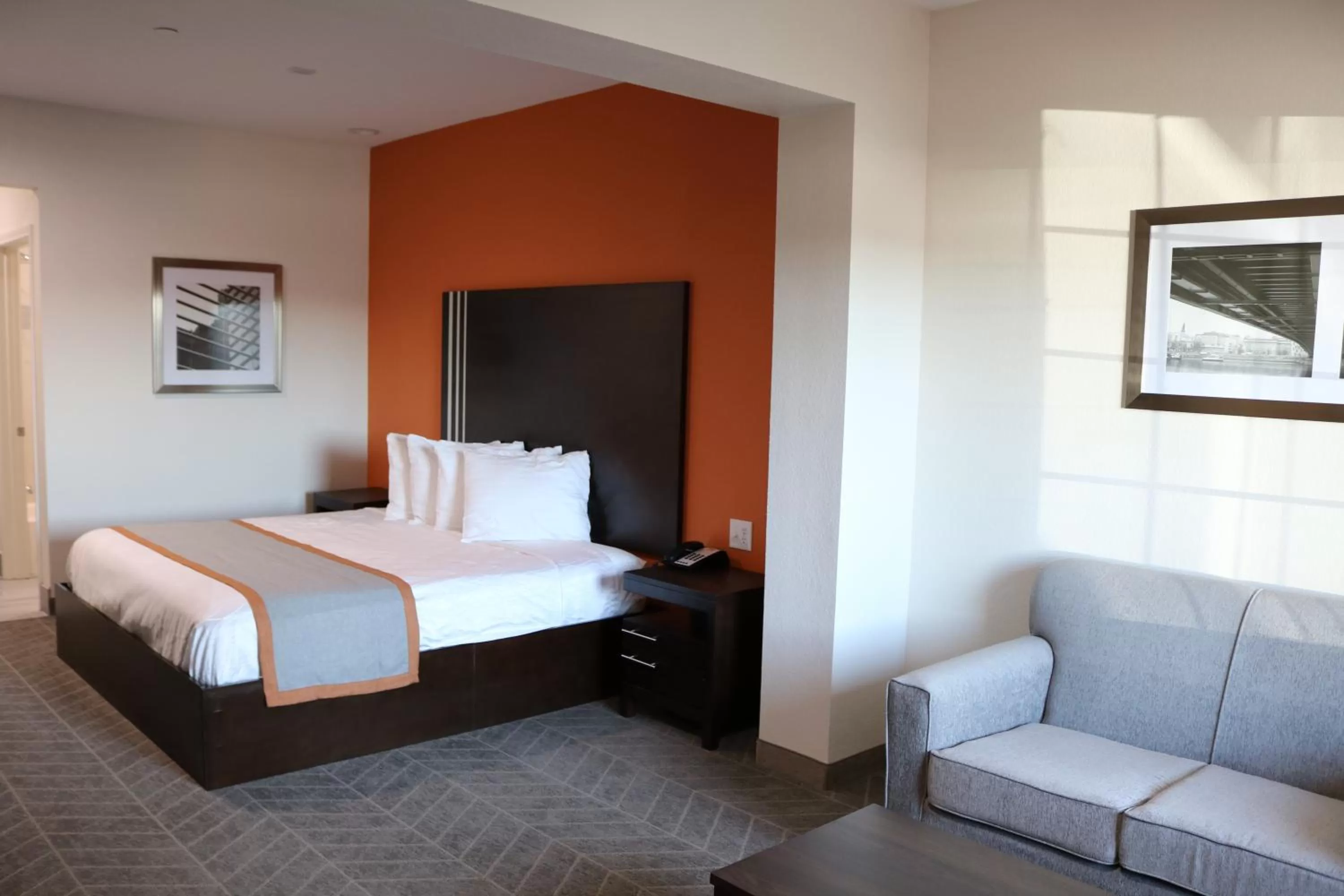 King Room in Scottish Inn & Suites - IAH Airport