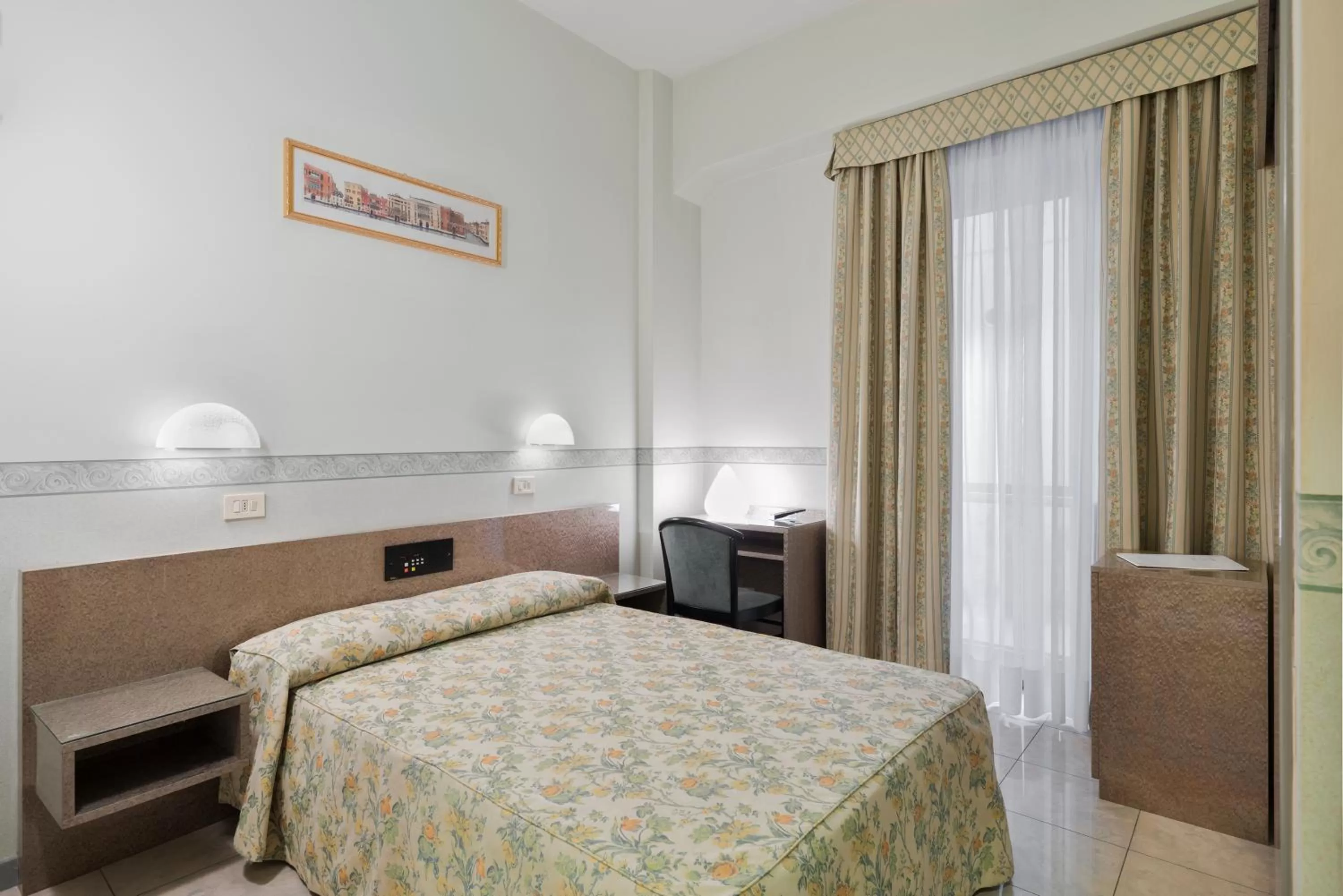 Single Room in Hotel Garibaldi