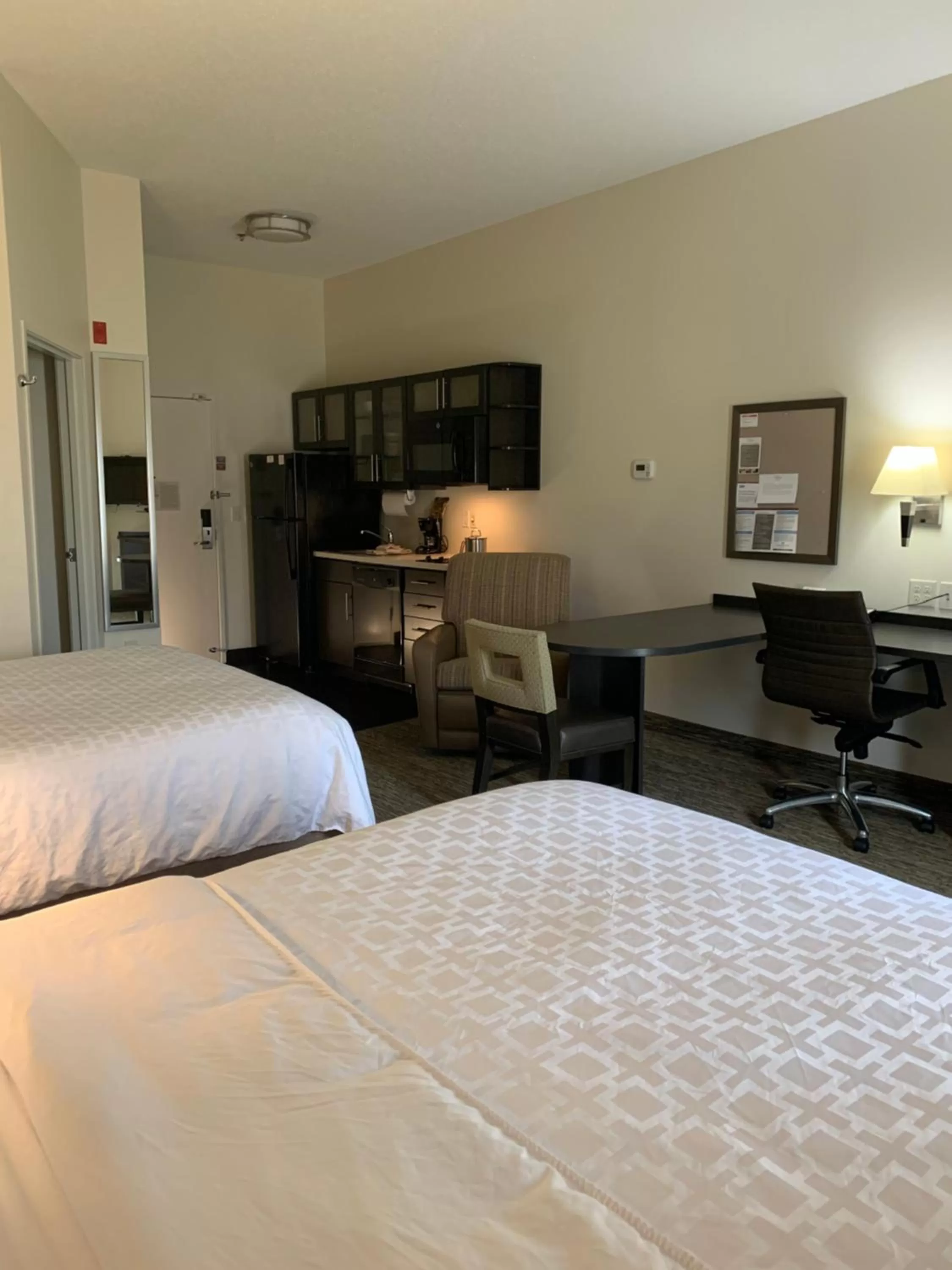 Studio Suite with Two Double Beds and Hearing Accessible Tub in Candlewood Suites Fargo-North Dakota State University by IHG