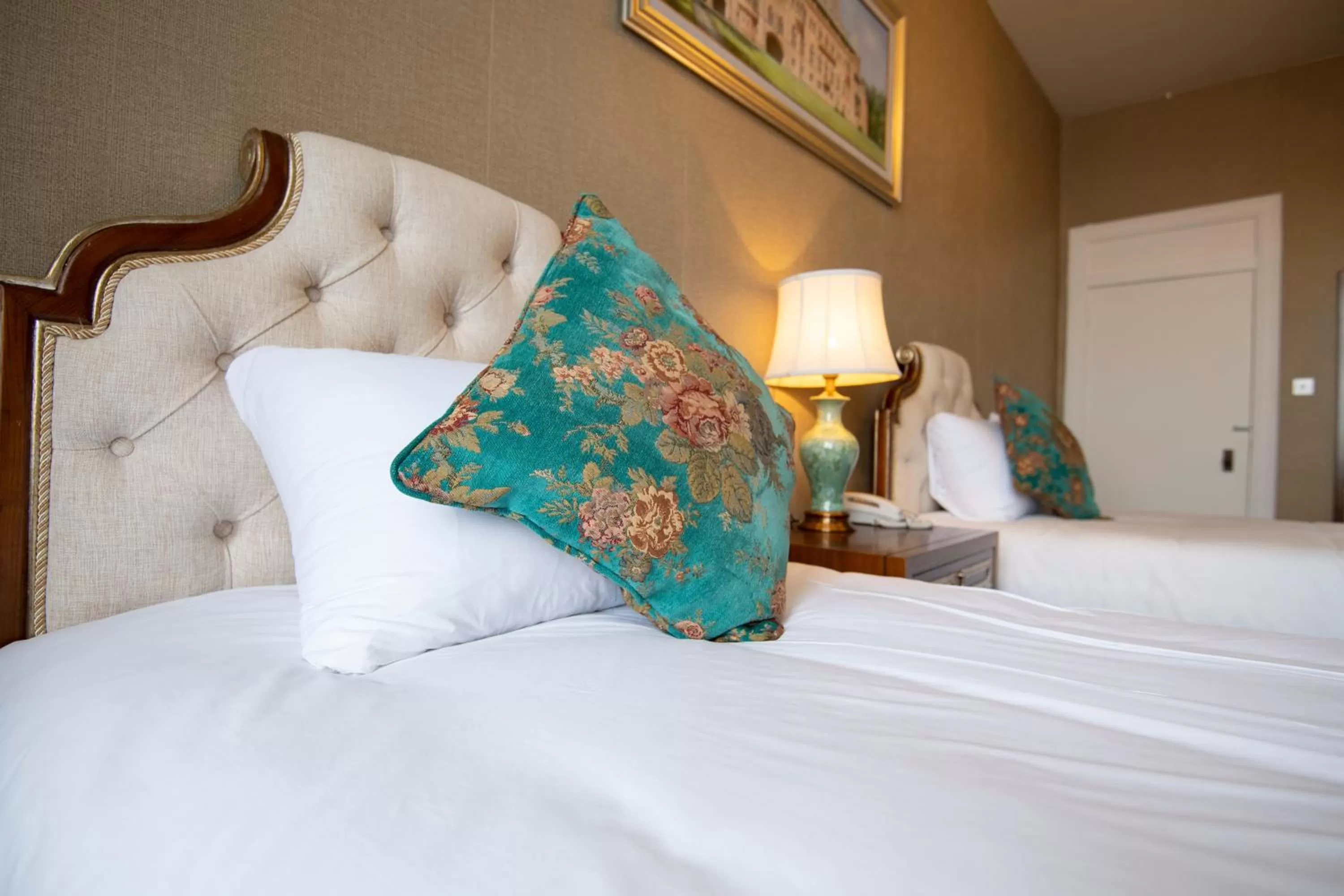 Standard Twin Room in The Glenburn Hotel