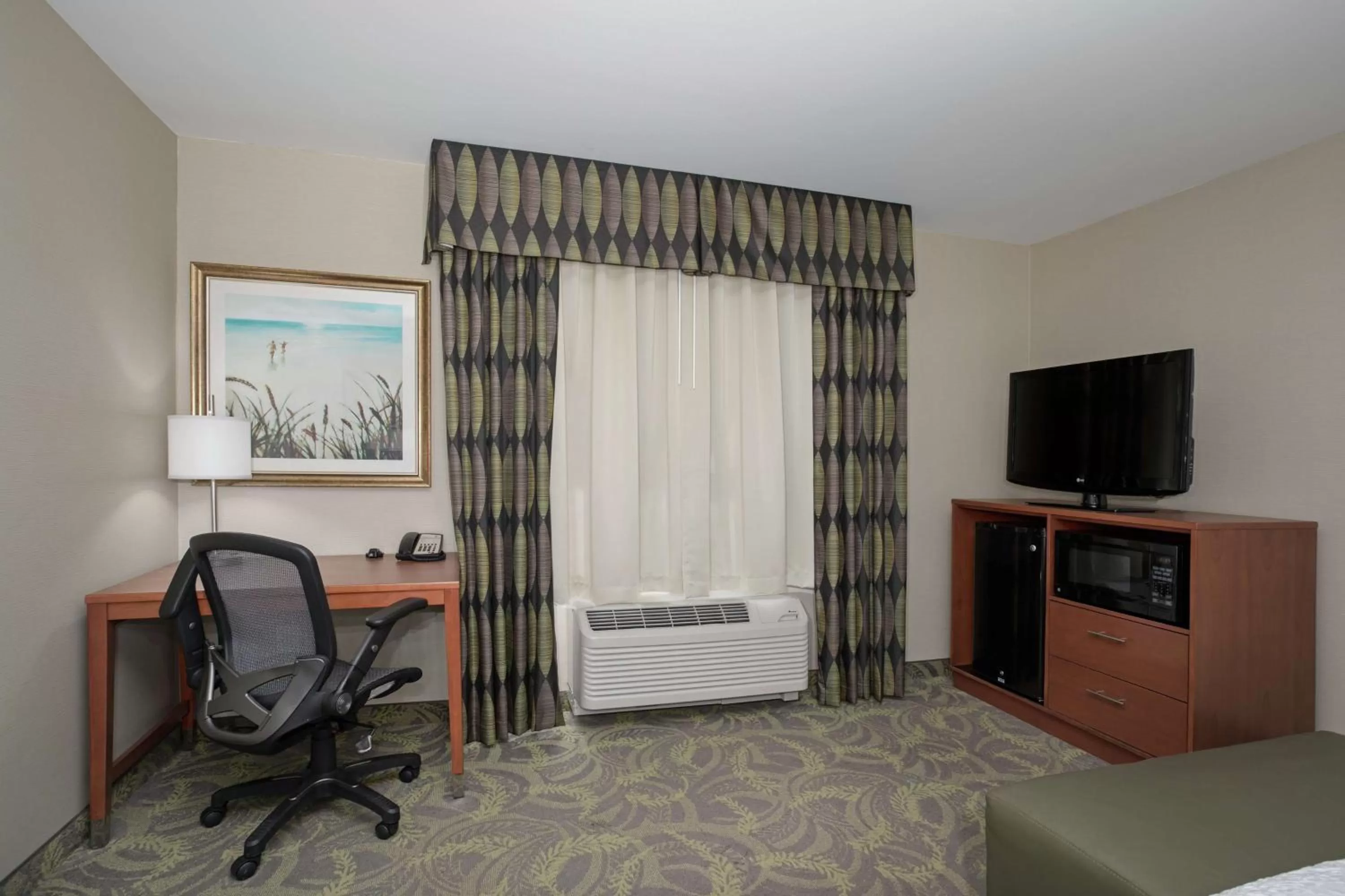 King Room with King Bed - Non-Smoking in Hampton Inn & Suites Astoria