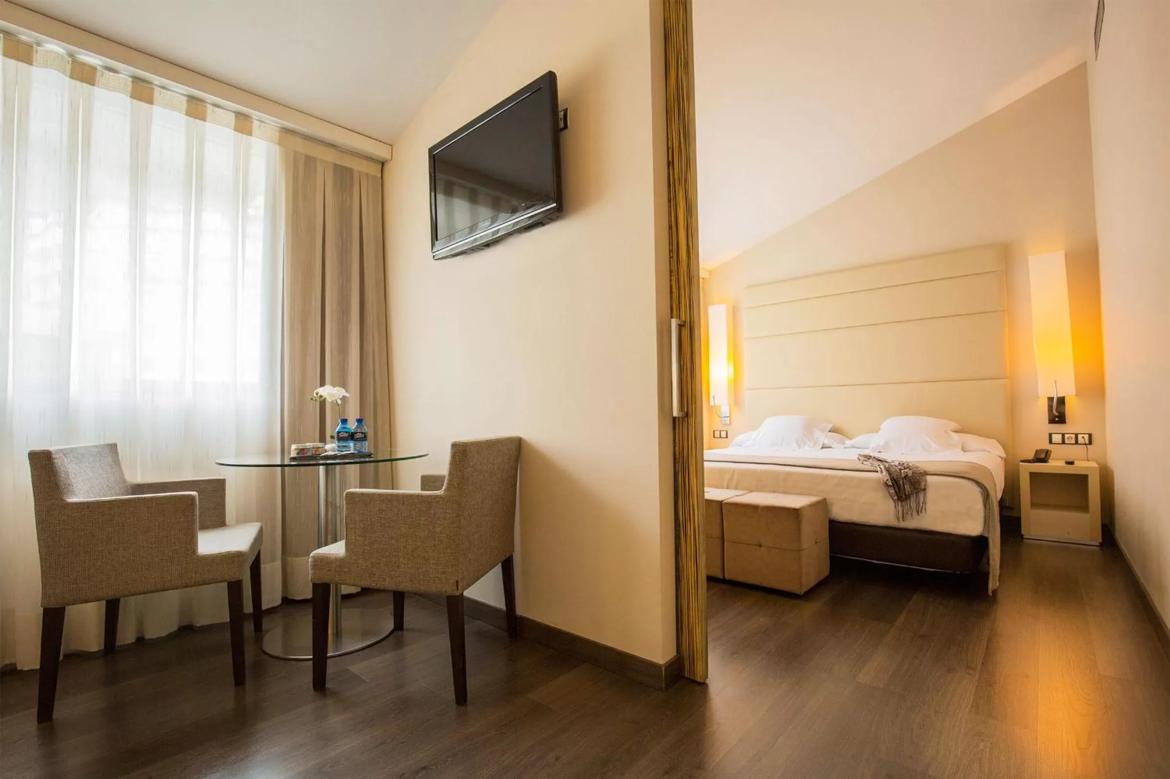 Junior Suite in Yomo Mola Park