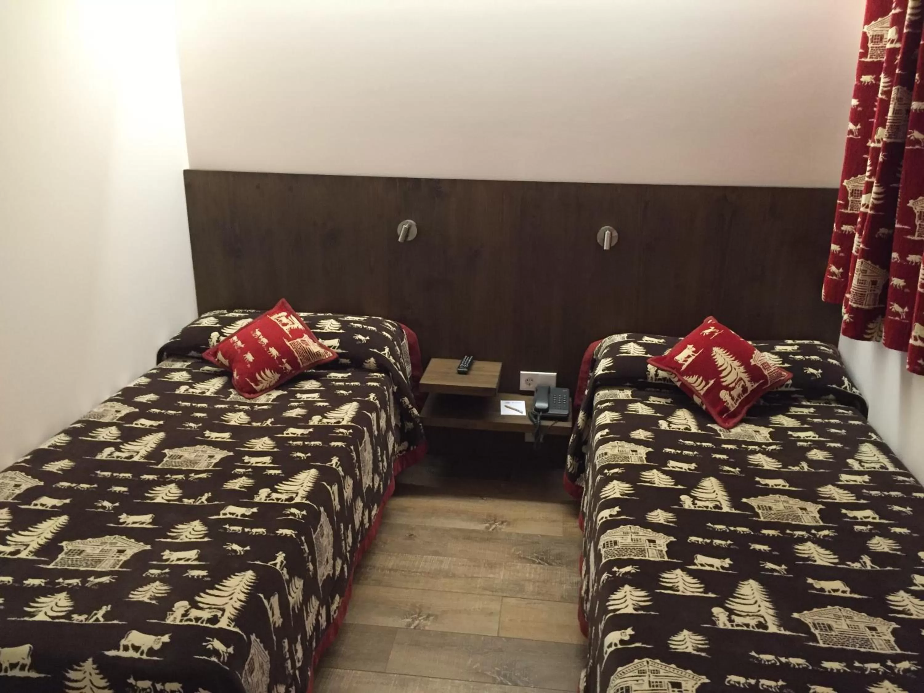 Twin  Room in Hotel L’Ermita B&B