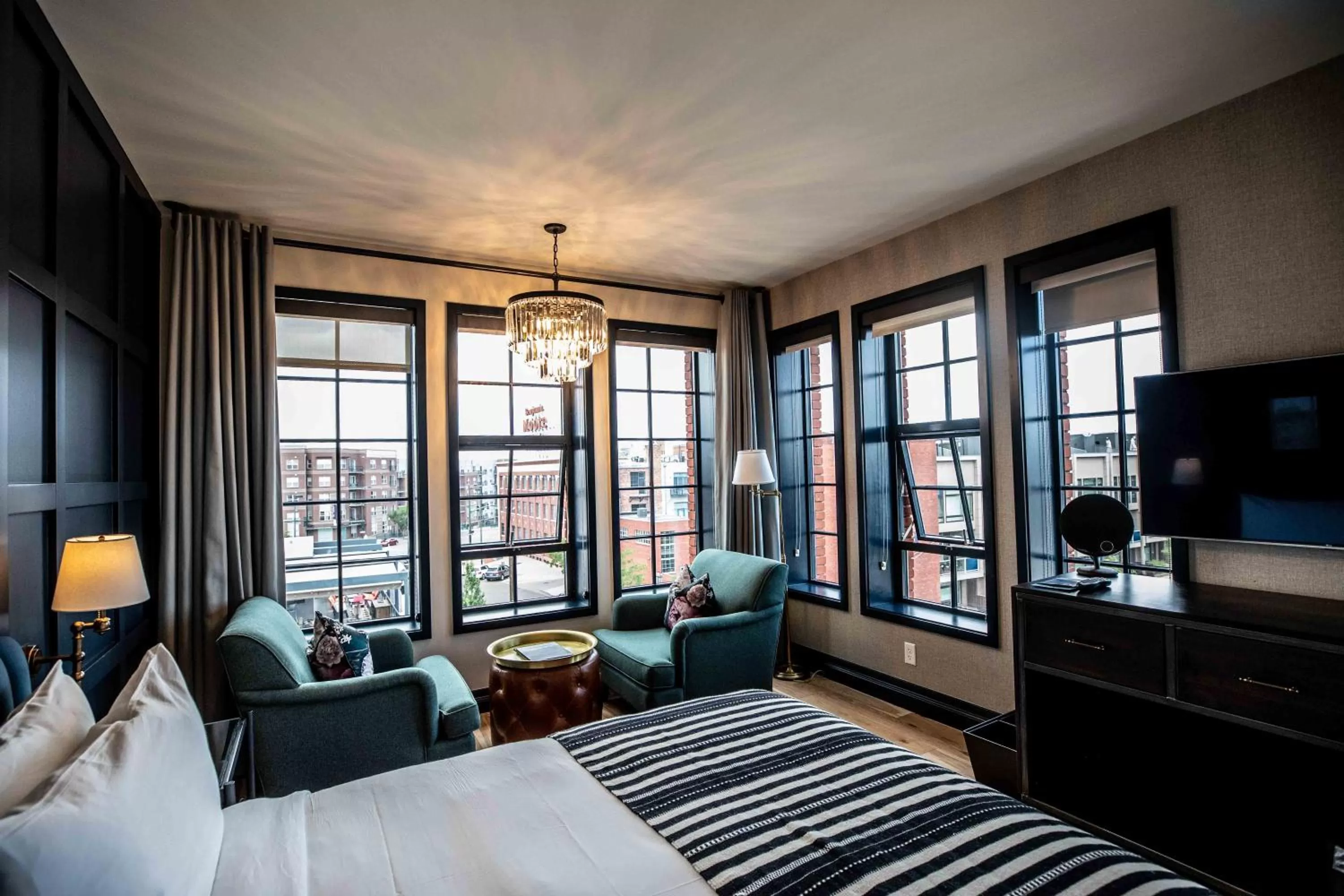 Corner King Room in The Ramble Hotel