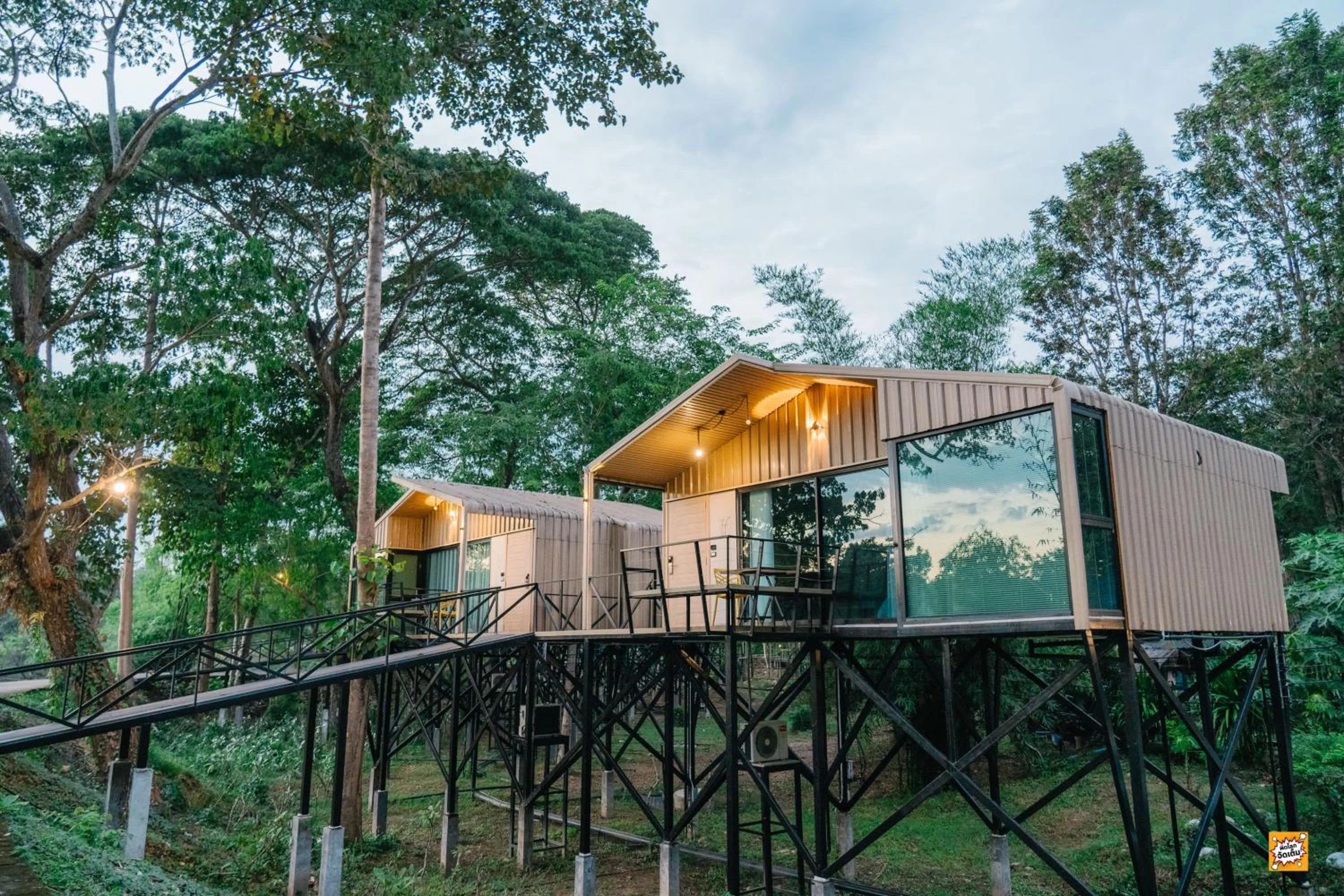 Bungalow - Water Front  in Naturalpark Resort De Wangthong